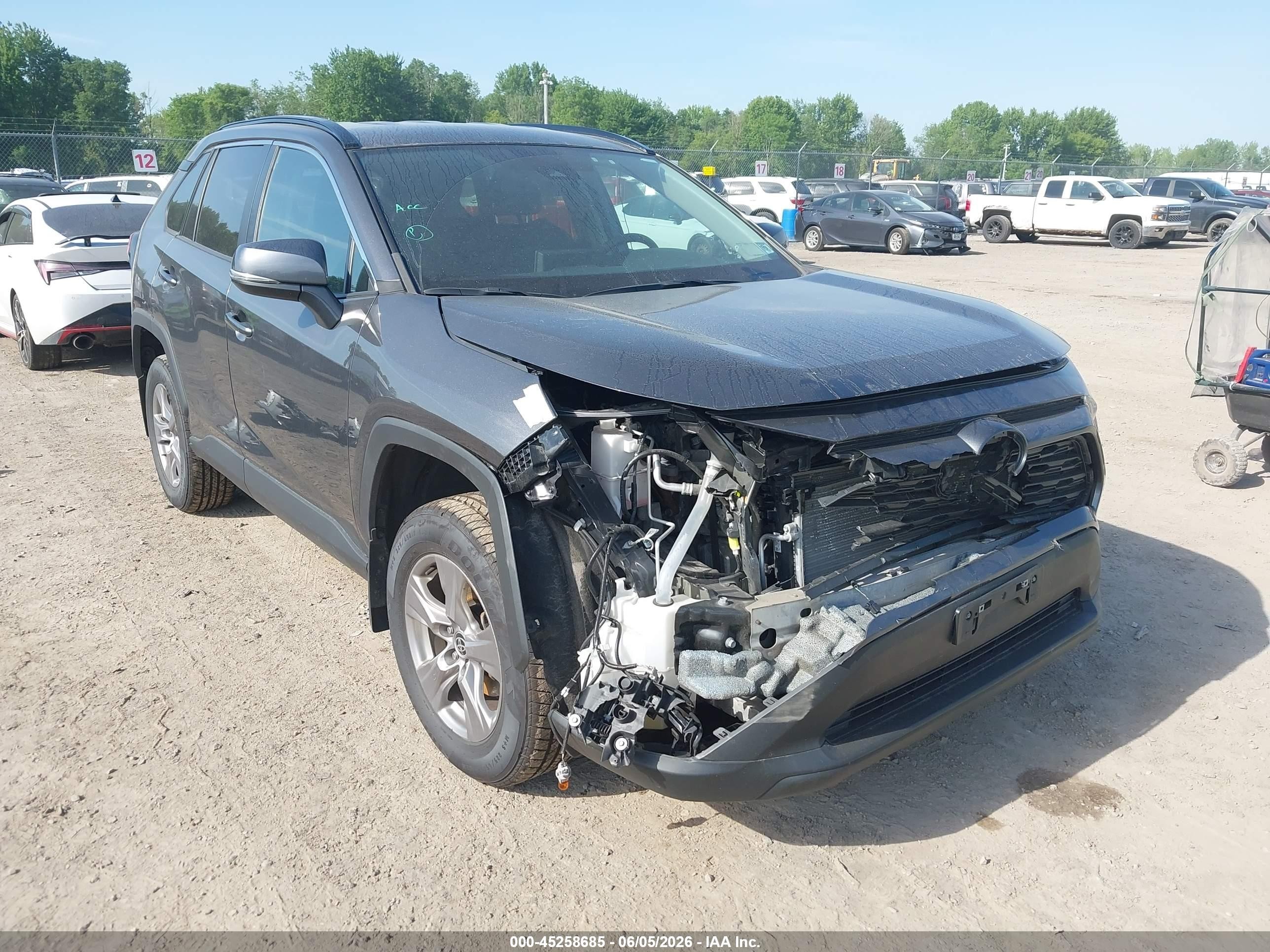 2022 Toyota Rav4 Xle Gray vin: 2T3P1RFVXNC284017