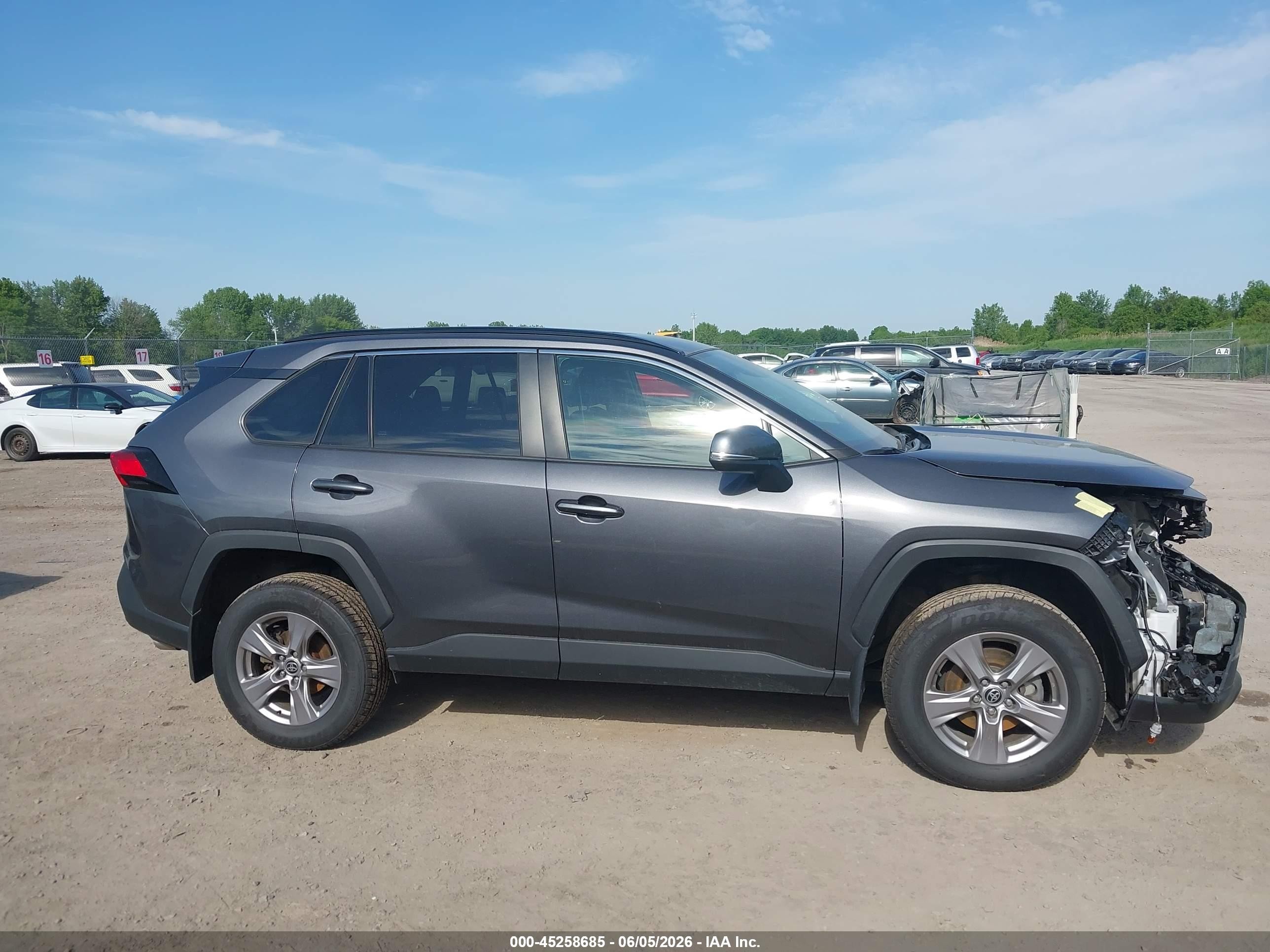 2022 Toyota Rav4 Xle Gray vin: 2T3P1RFVXNC284017