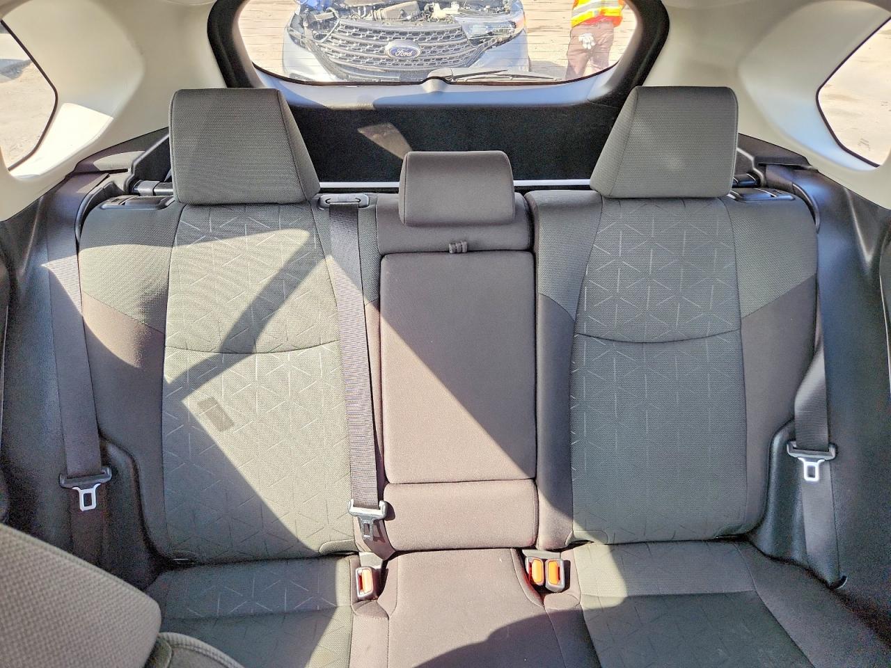 2024 Toyota Rav4 Xle Silver vin: 2T3P1RFVXRC412701
