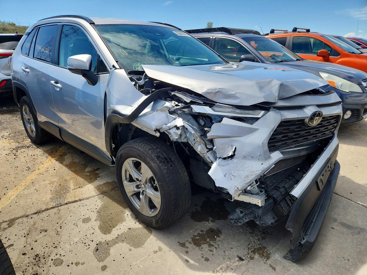 2024 Toyota Rav4 Xle Silver vin: 2T3P1RFVXRC412701