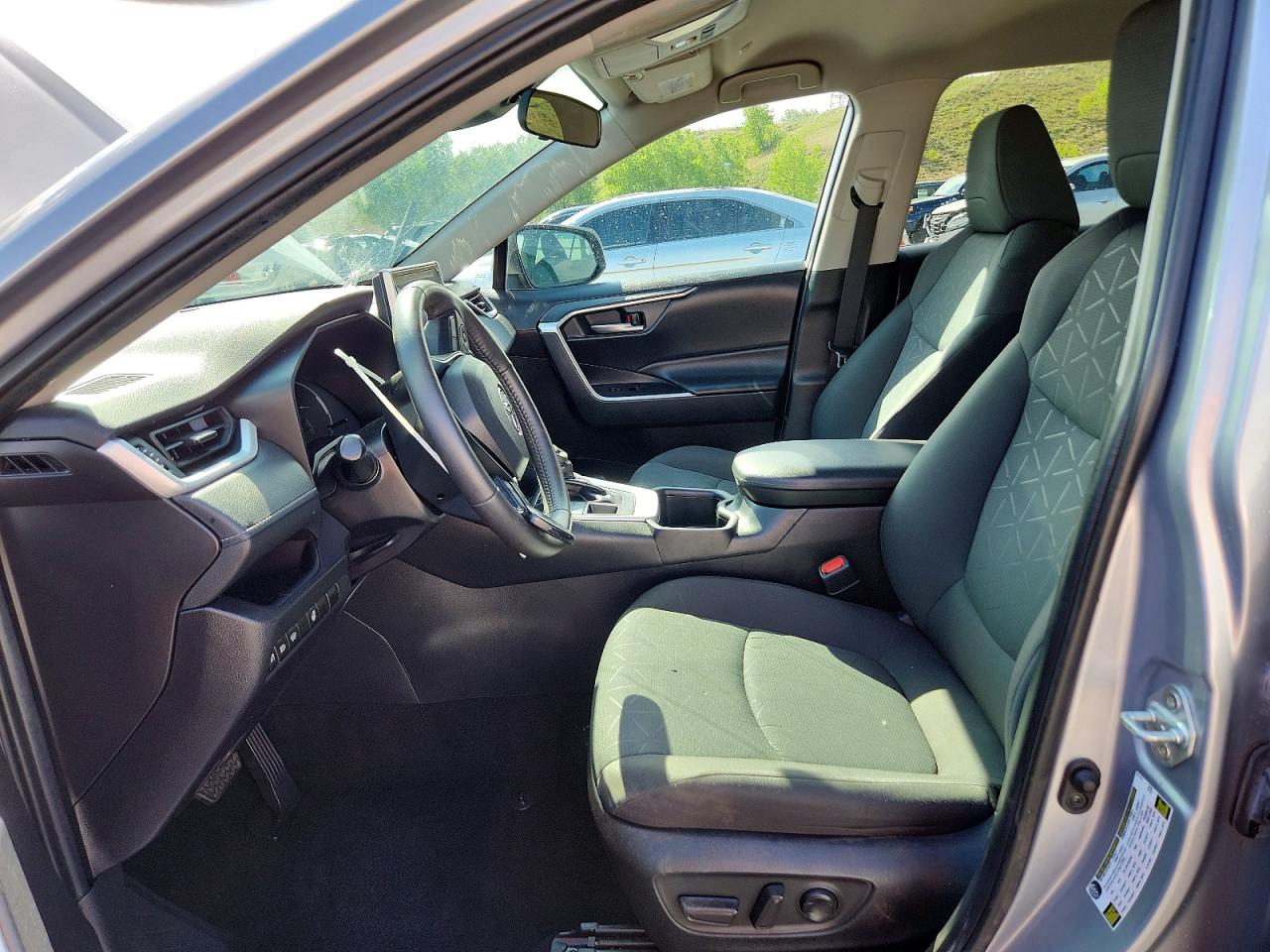 2024 Toyota Rav4 Xle Silver vin: 2T3P1RFVXRC412701