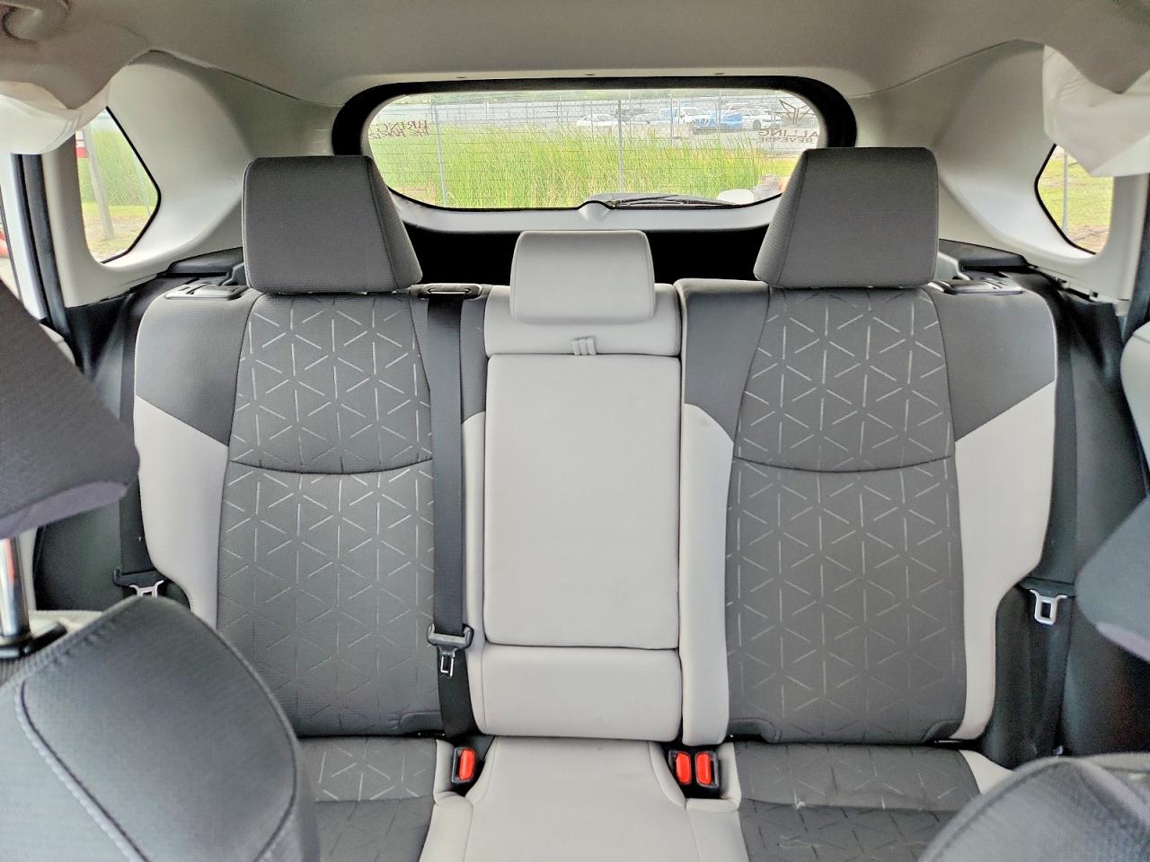 2024 Toyota Rav4 Xle White vin: 2T3P1RFVXRC433550