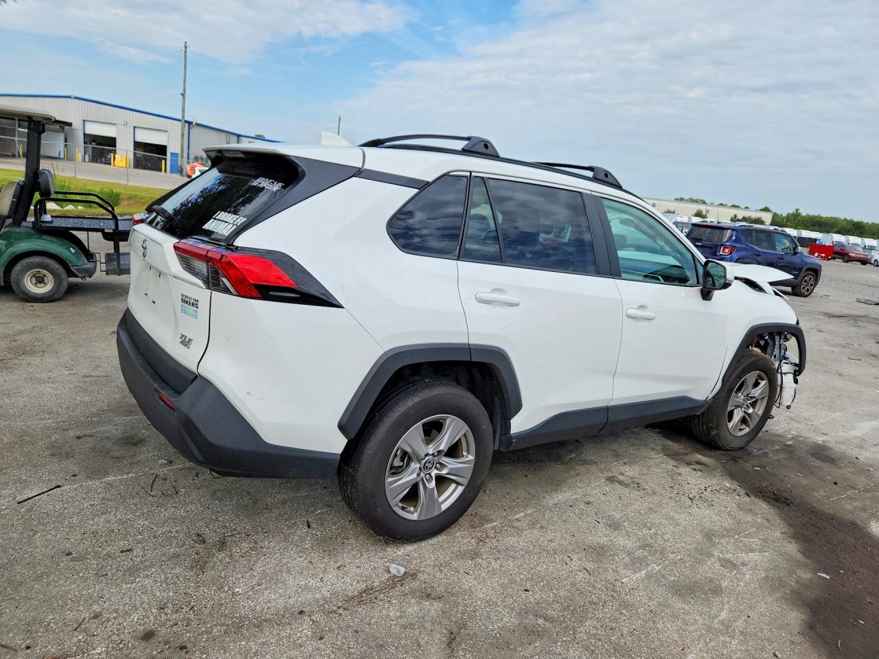 2024 Toyota Rav4 Xle White vin: 2T3P1RFVXRC433550