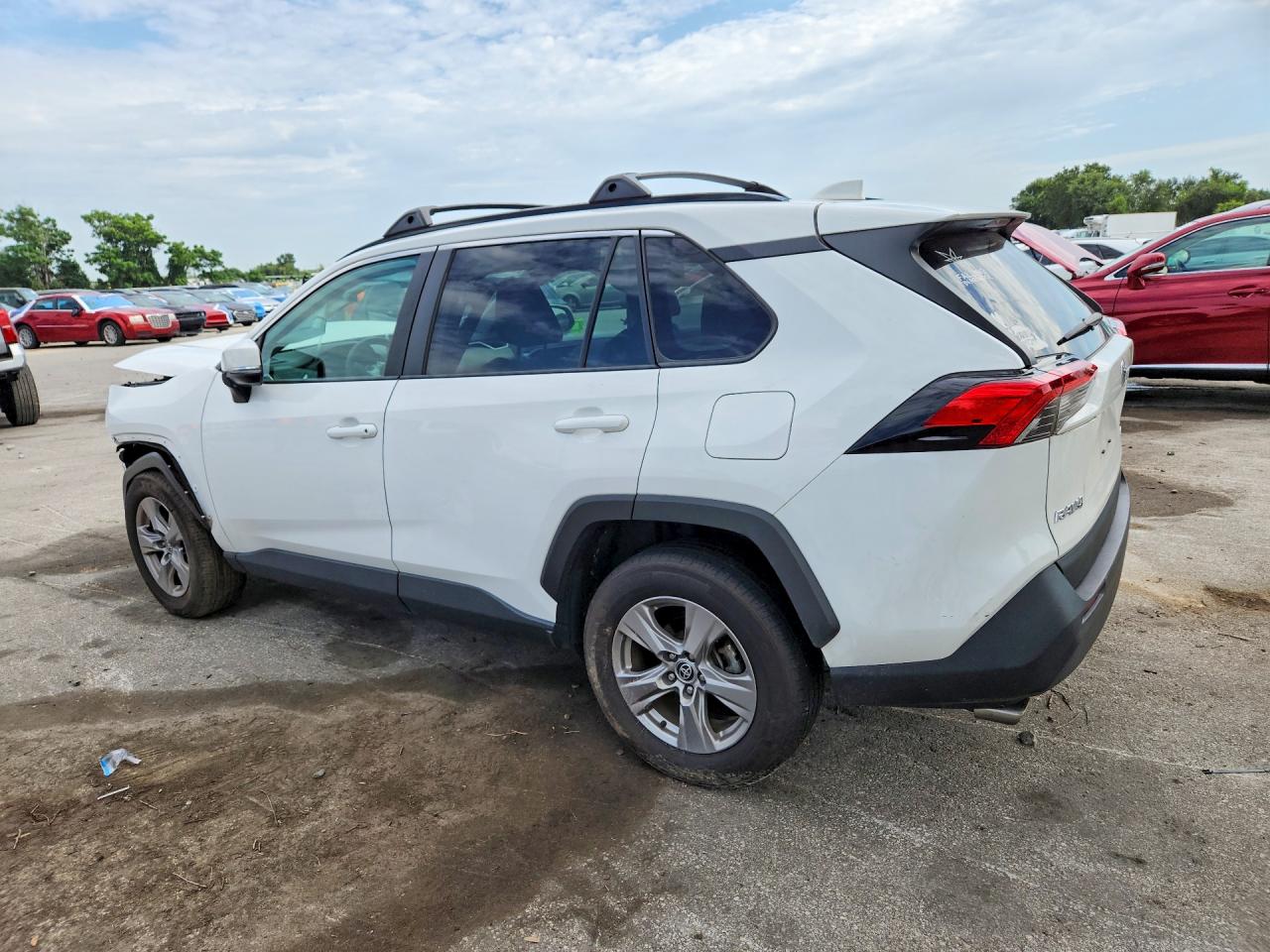 2024 Toyota Rav4 Xle White vin: 2T3P1RFVXRC433550