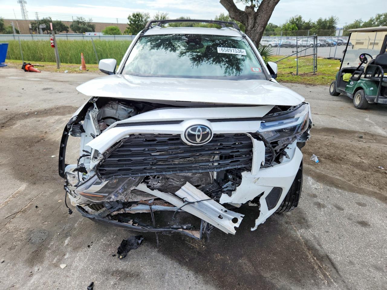2024 Toyota Rav4 Xle White vin: 2T3P1RFVXRC433550