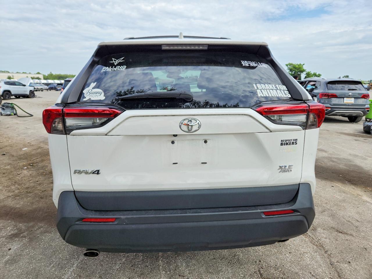 2024 Toyota Rav4 Xle White vin: 2T3P1RFVXRC433550