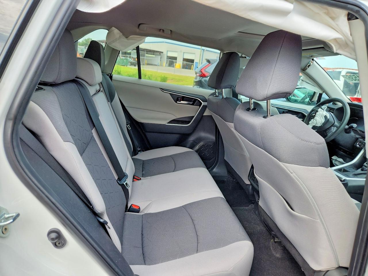 2024 Toyota Rav4 Xle White vin: 2T3P1RFVXRC433550