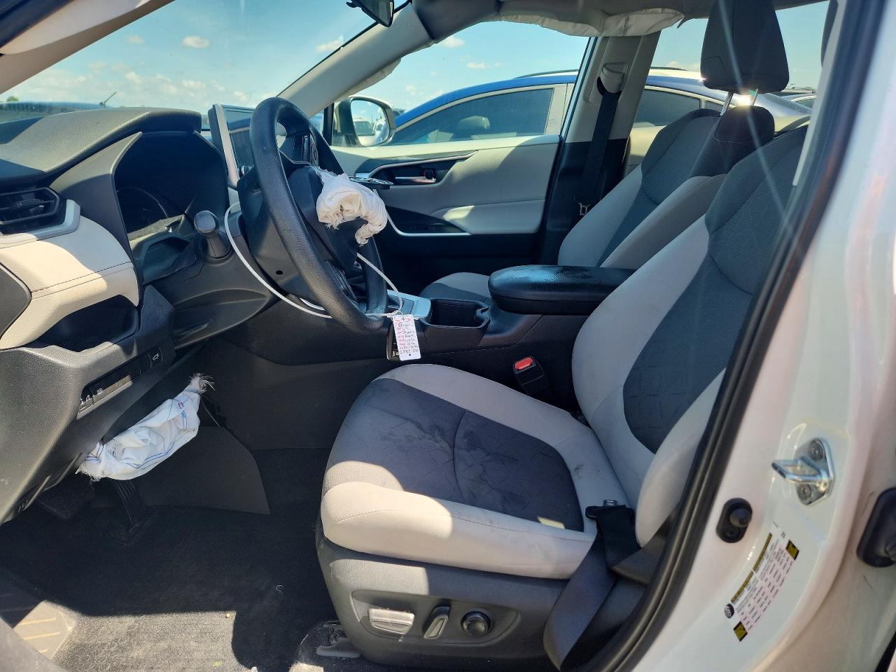2024 Toyota Rav4 Xle White vin: 2T3P1RFVXRC433550