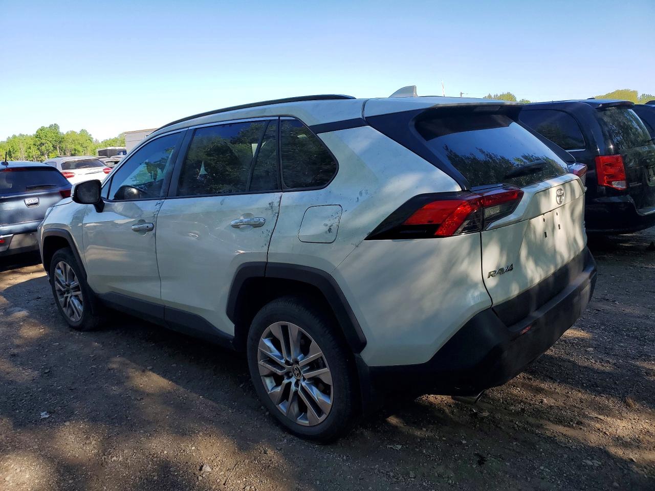 2024 Toyota Rav4 Xle White vin: 2T3R1RFV2RW456750
