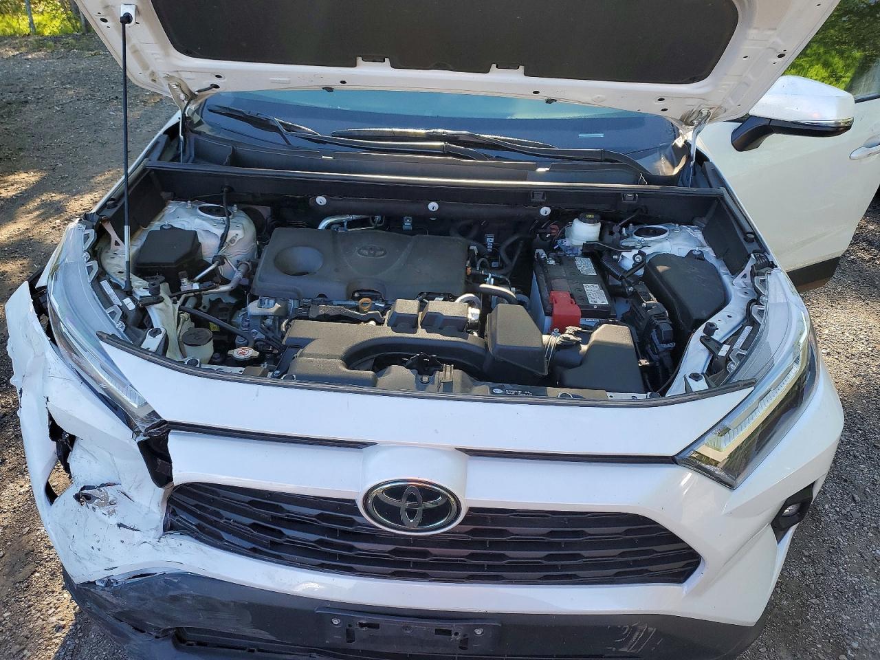2024 Toyota Rav4 Xle White vin: 2T3R1RFV2RW456750