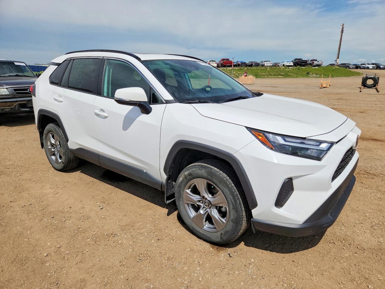 2024 Toyota Rav4 Xle White vin: 2T3R1RFV5RC429494