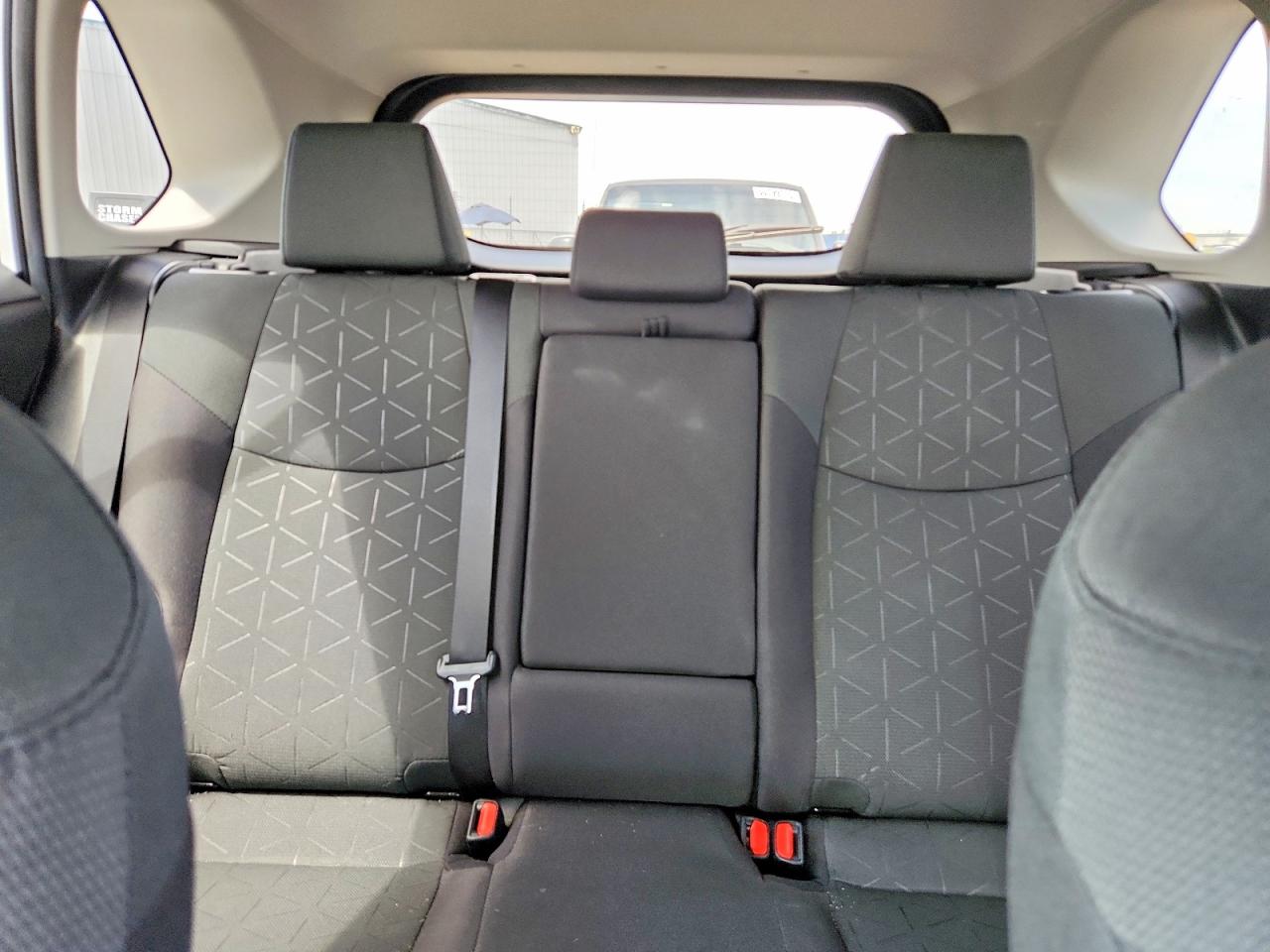 2024 Toyota Rav4 Xle White vin: 2T3R1RFV5RC429494