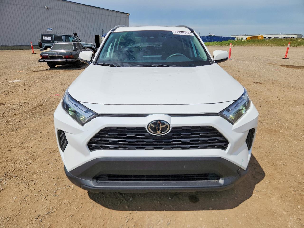 2024 Toyota Rav4 Xle White vin: 2T3R1RFV5RC429494