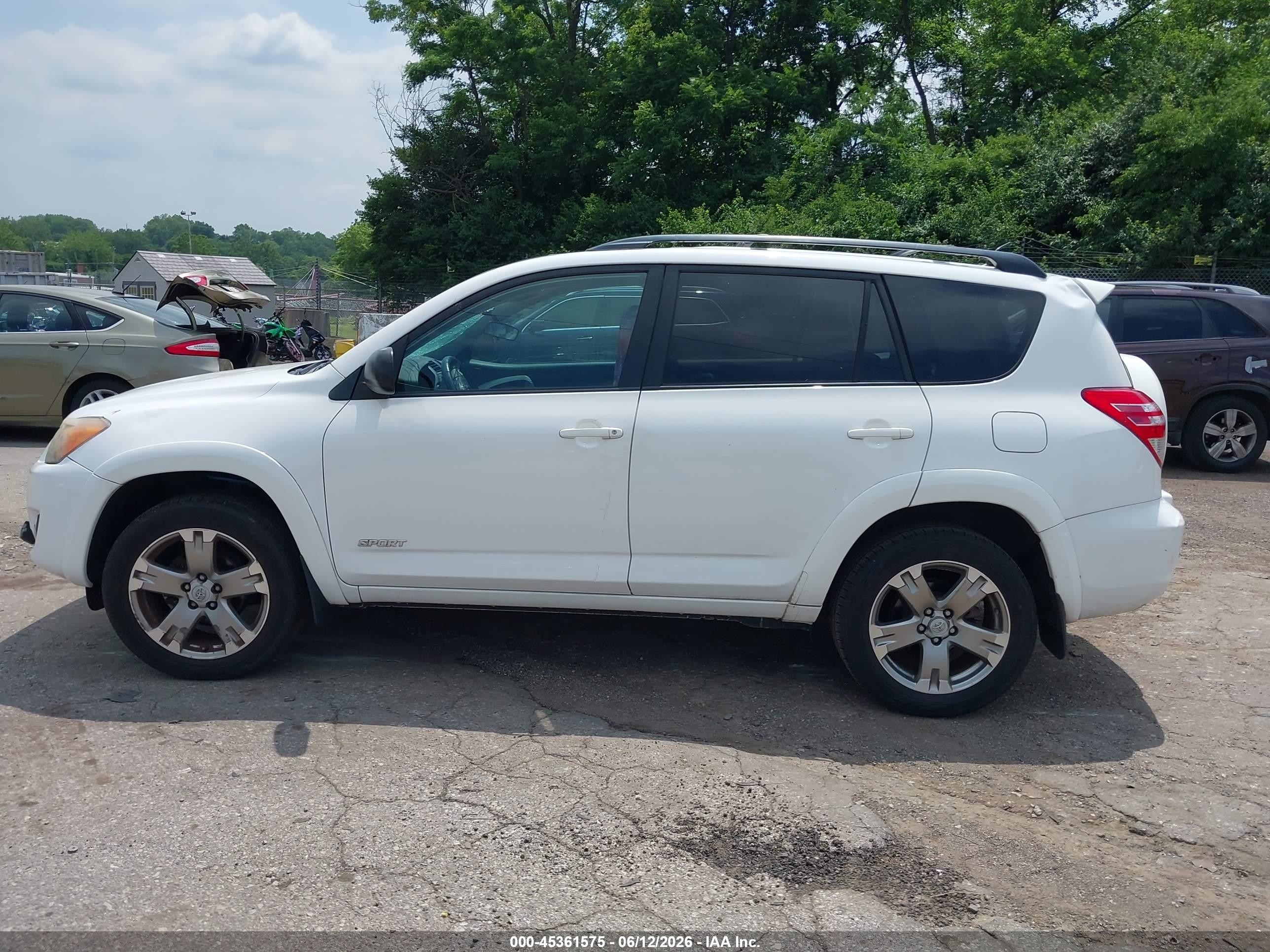 2011 Toyota Rav4 Sport White vin: 2T3RF4DV7BW093634