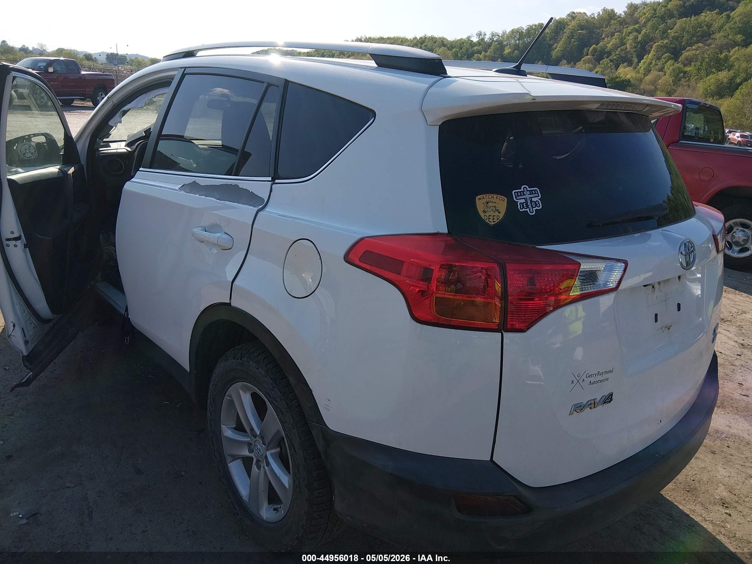 2013 Toyota Rav4 Xle White vin: 2T3RFREV0DW058710