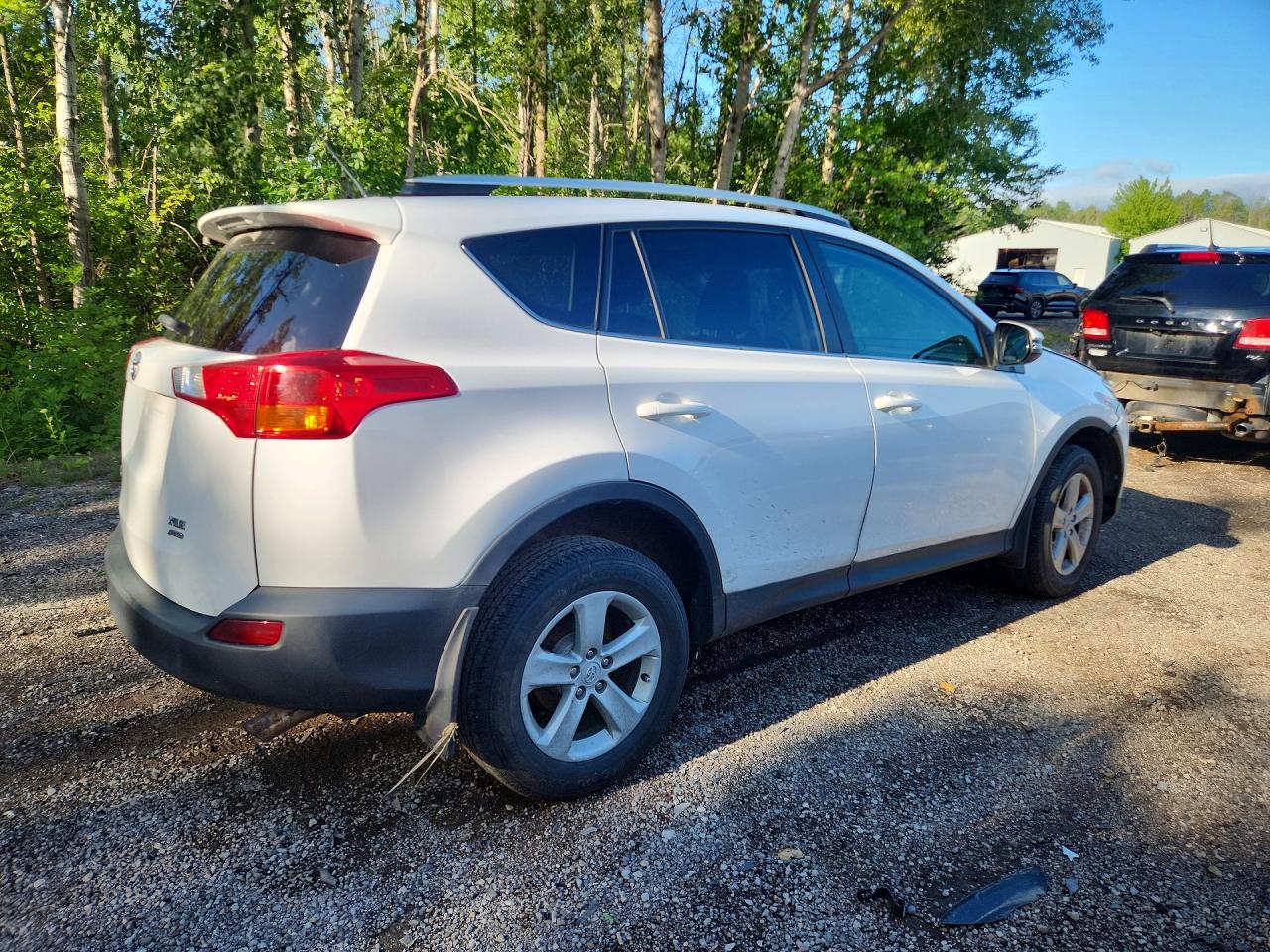 2013 Toyota Rav4 Xle White vin: 2T3RFREV0DW074535