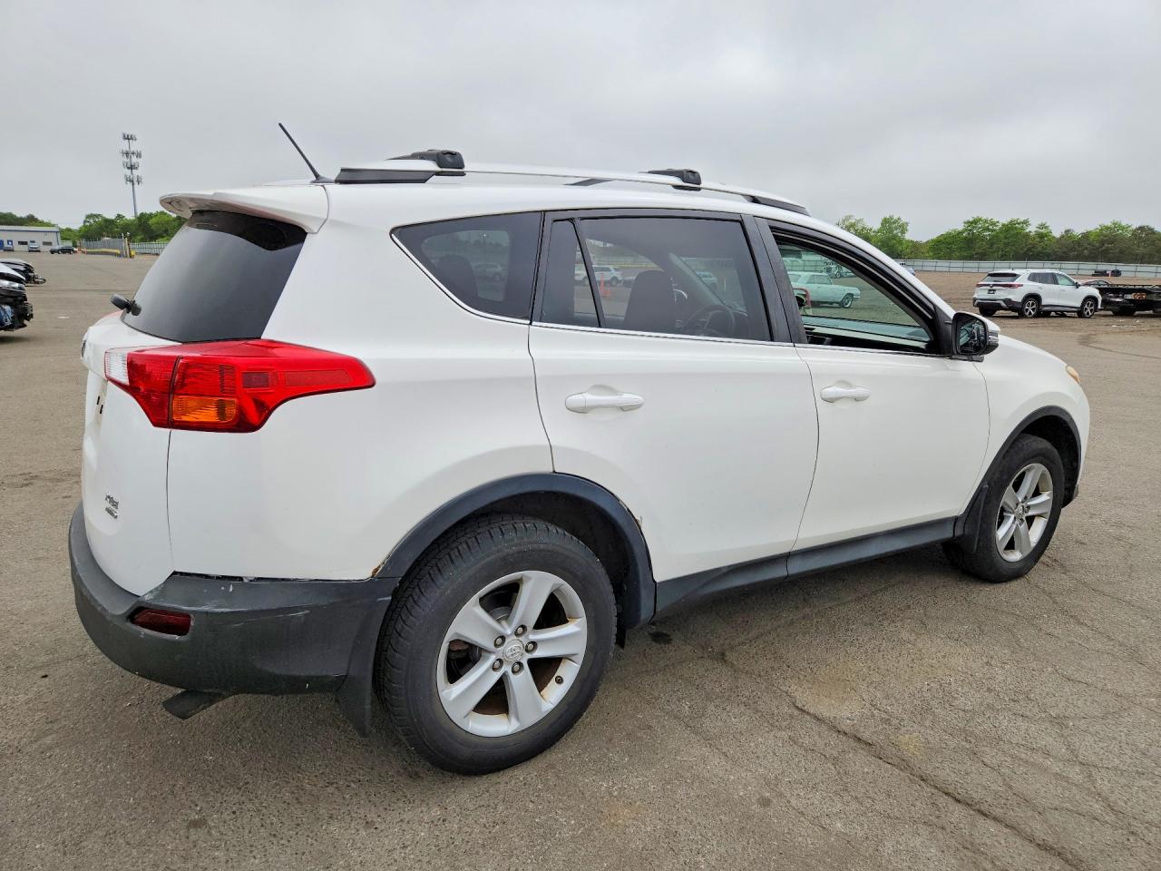 2013 Toyota Rav4 Xle White vin: 2T3RFREV0DW101555