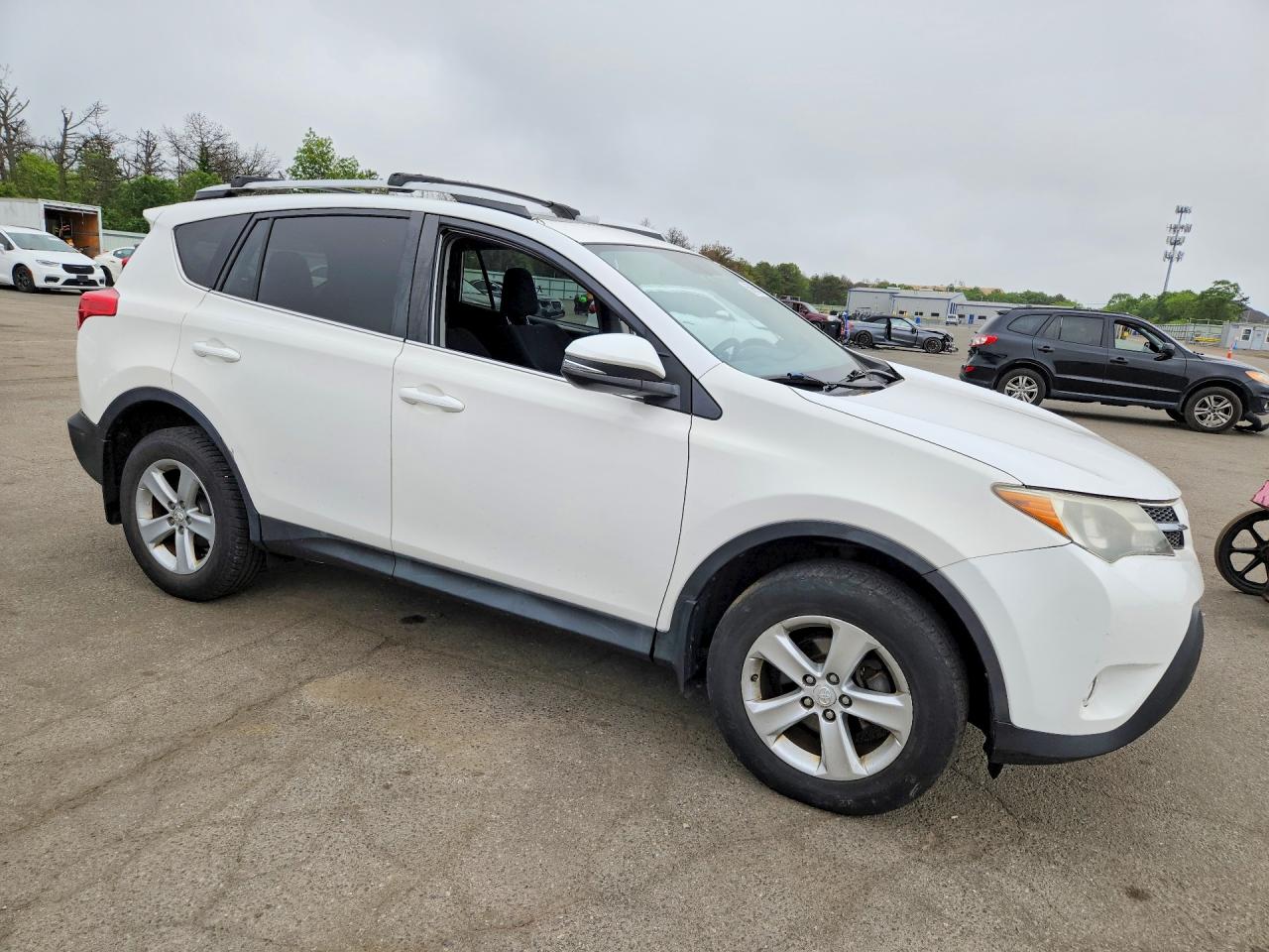 2013 Toyota Rav4 Xle White vin: 2T3RFREV0DW101555