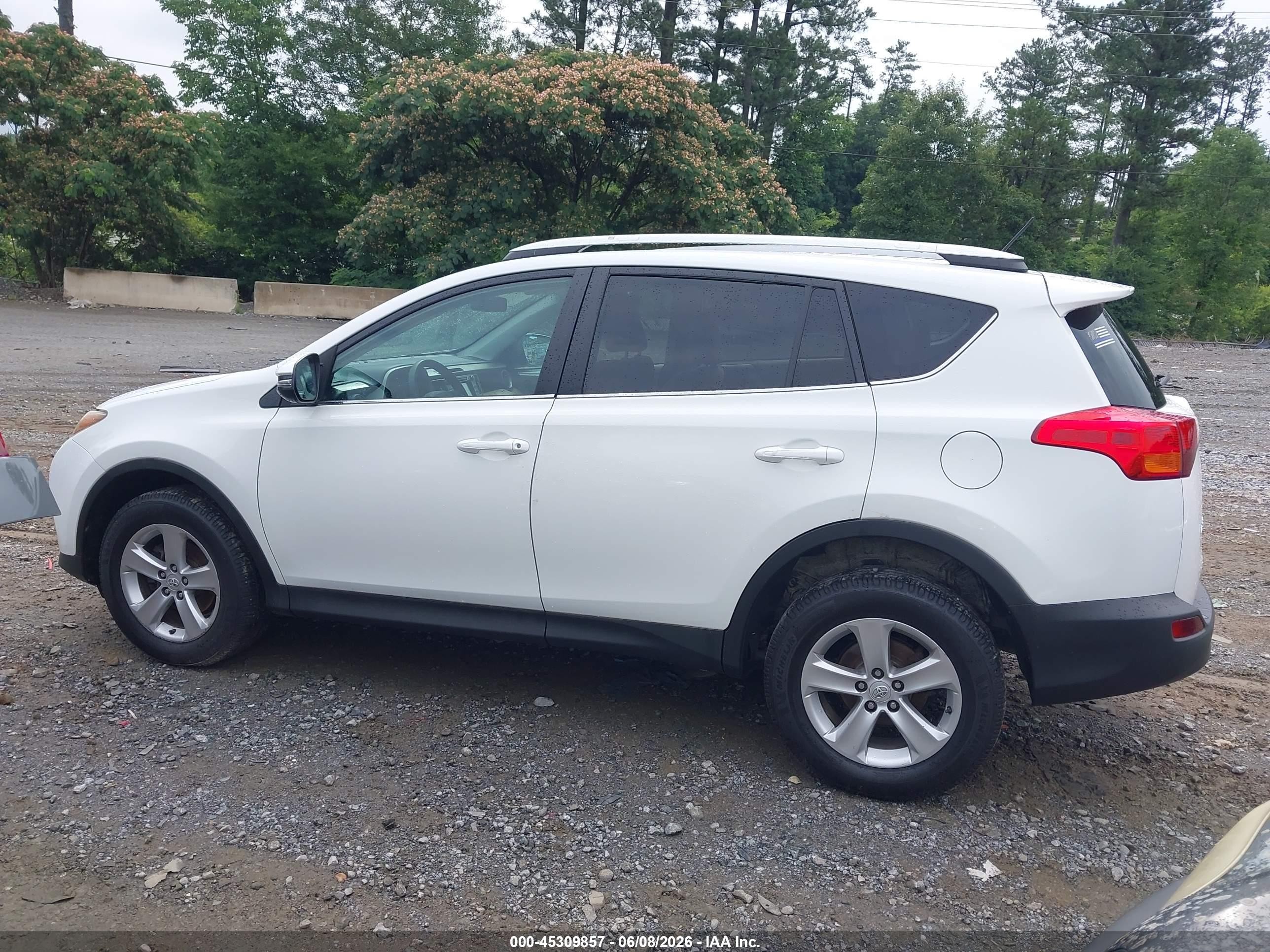 2013 Toyota Rav4 Xle White vin: 2T3RFREV0DW104178