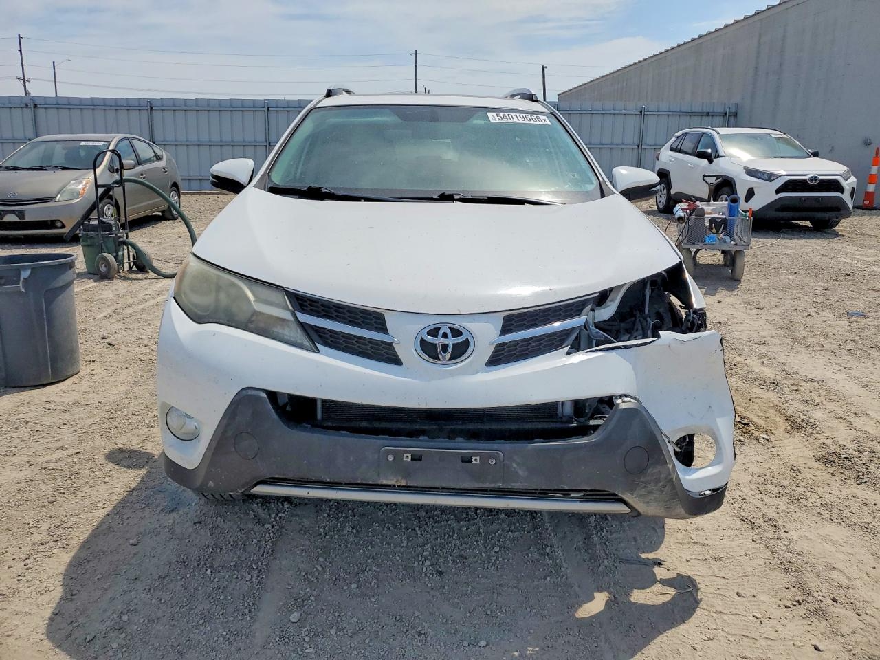 2014 Toyota Rav4 Xle White vin: 2T3RFREV0EW154368