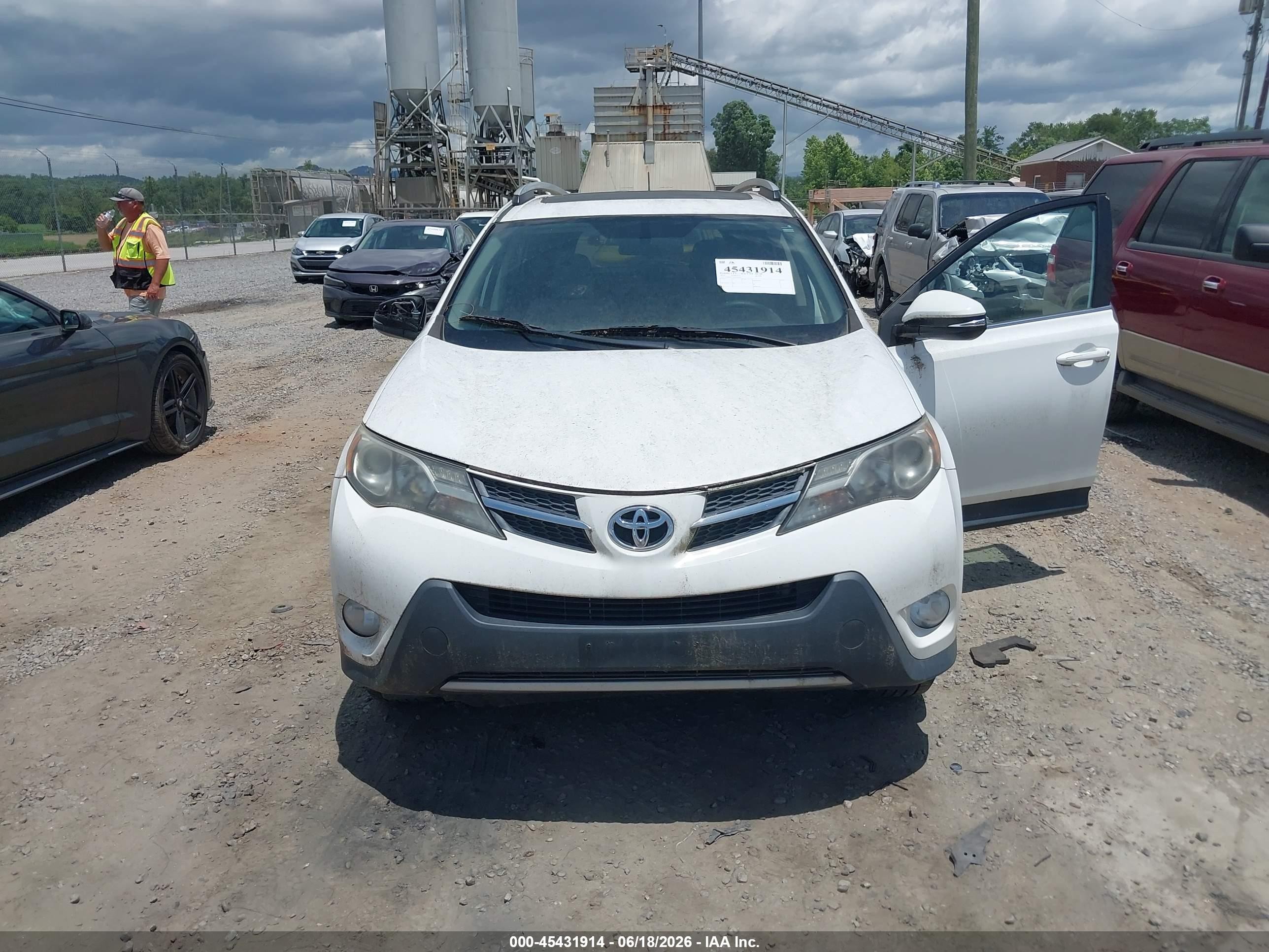 2014 Toyota Rav4 Xle White vin: 2T3RFREV0EW165659