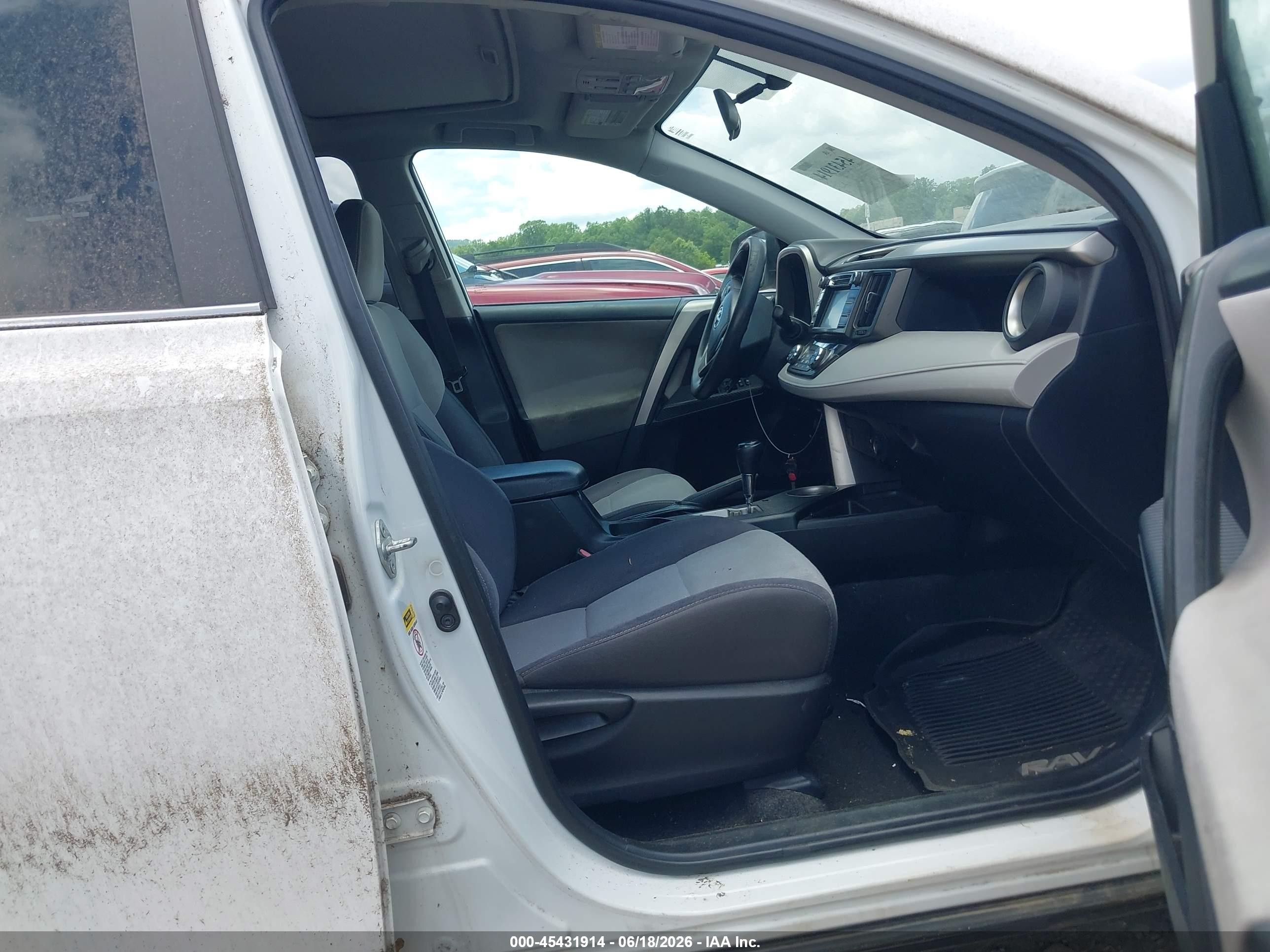 2014 Toyota Rav4 Xle White vin: 2T3RFREV0EW165659