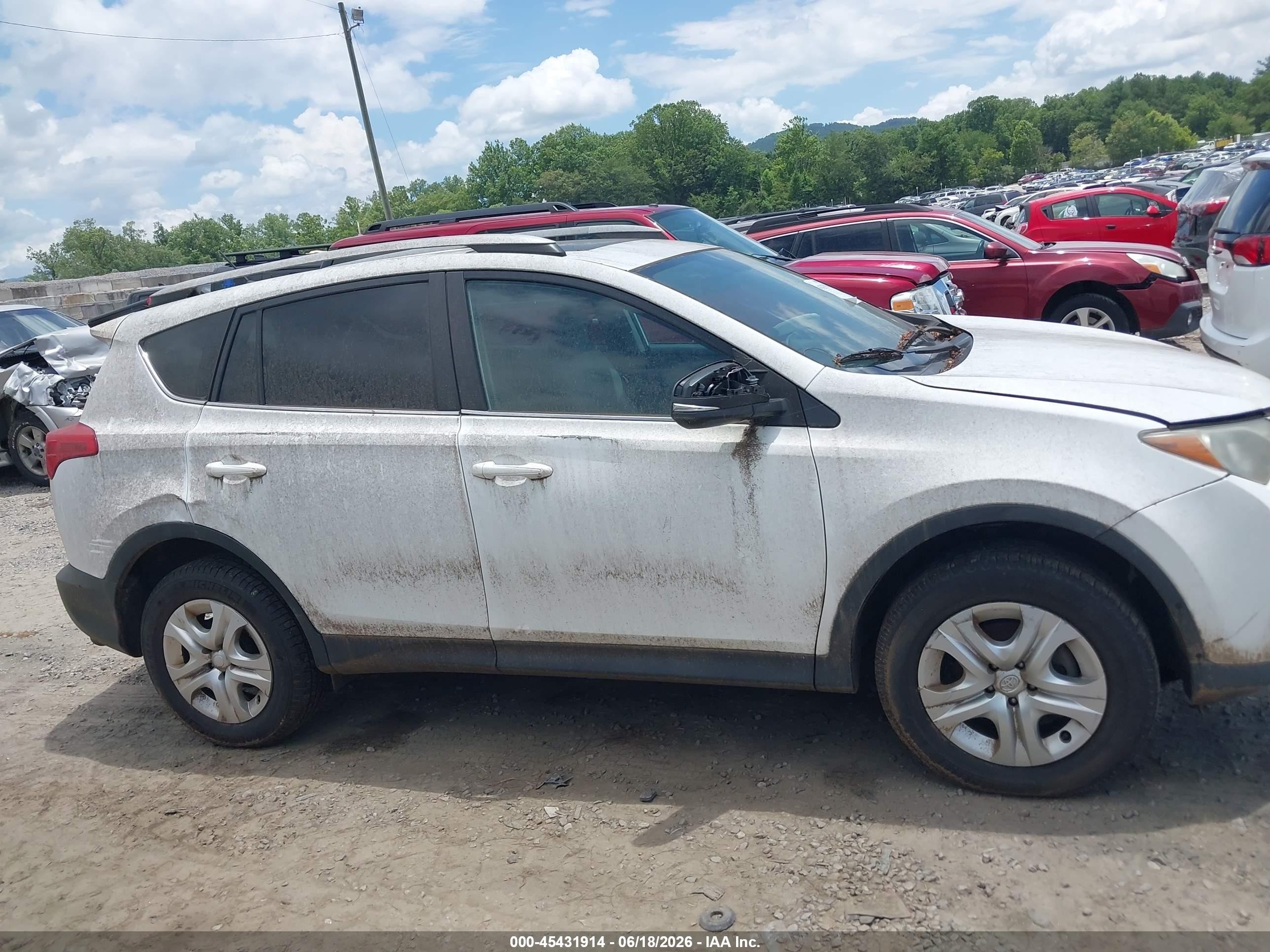2014 Toyota Rav4 Xle White vin: 2T3RFREV0EW165659