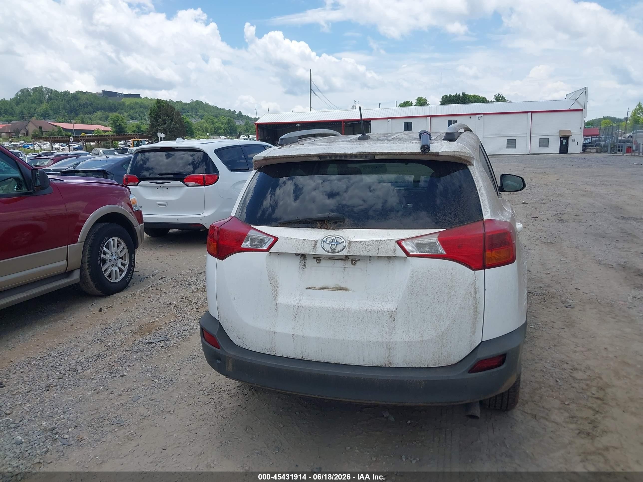 2014 Toyota Rav4 Xle White vin: 2T3RFREV0EW165659
