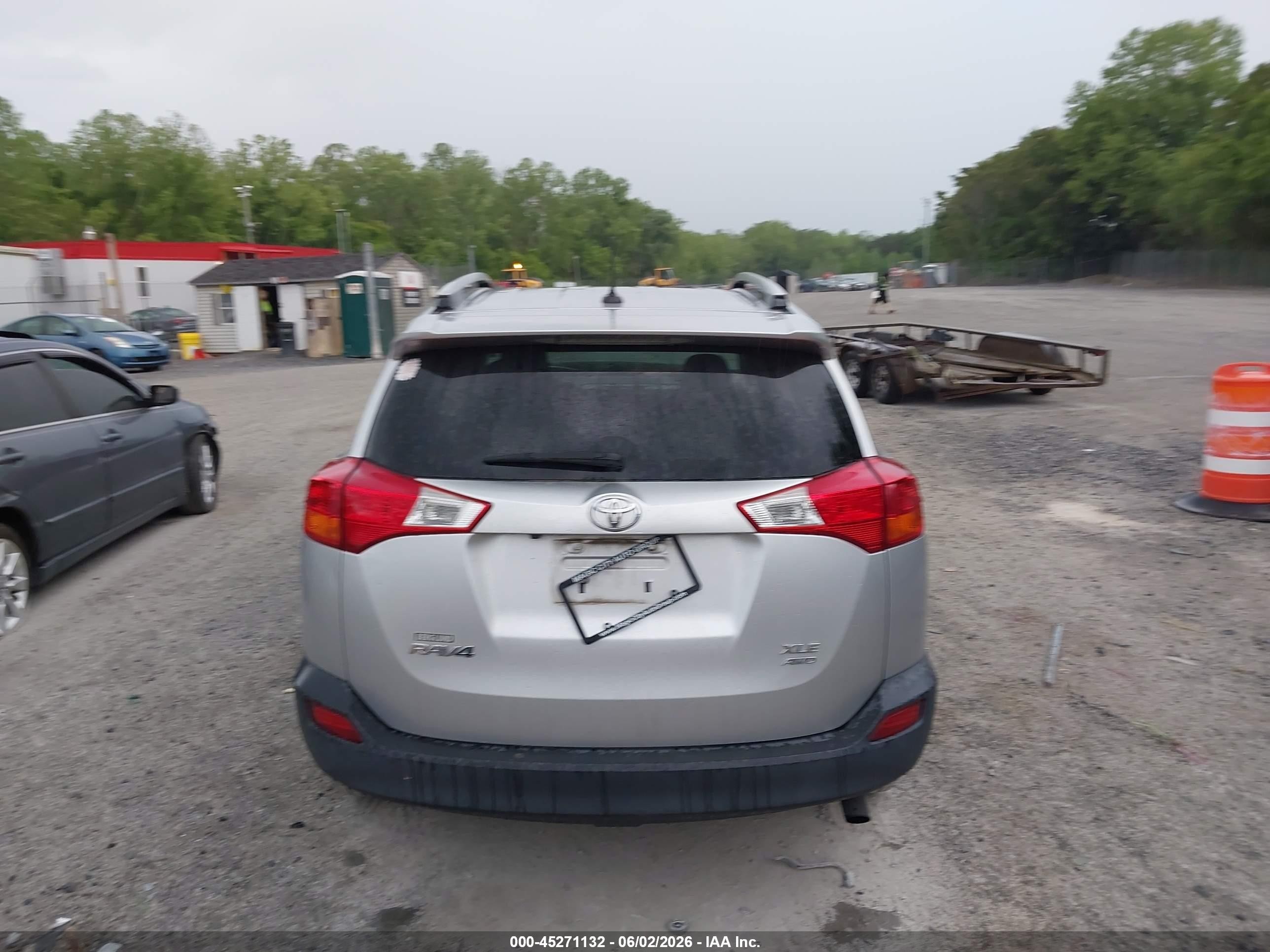 2014 Toyota Rav4 Xle Silver vin: 2T3RFREV0EW168349