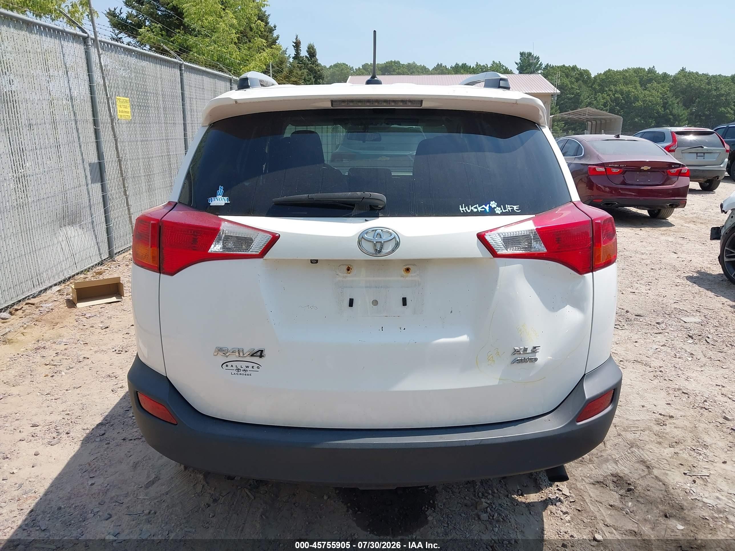 2014 Toyota Rav4 Xle White vin: 2T3RFREV0EW203665