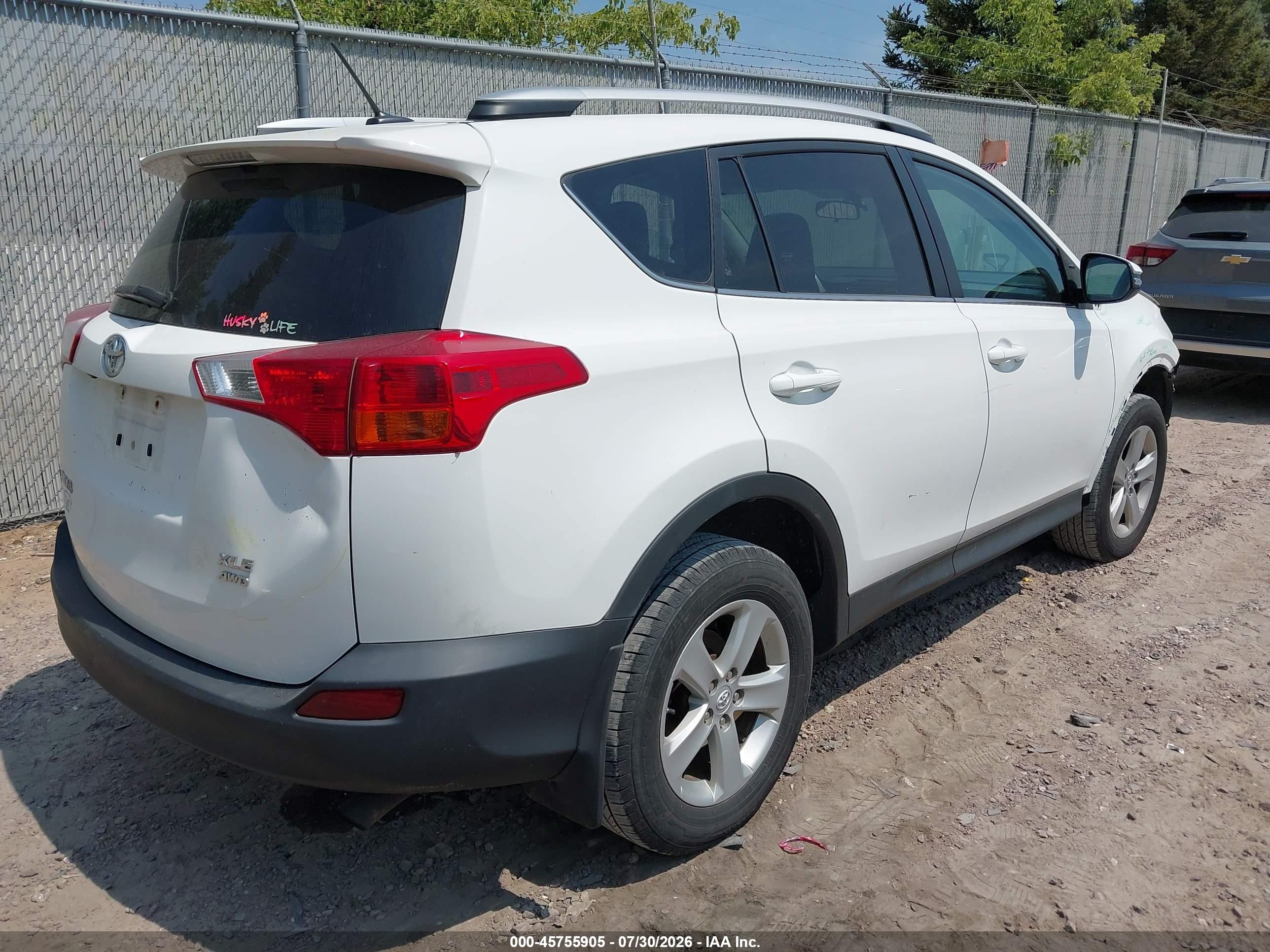 2014 Toyota Rav4 Xle White vin: 2T3RFREV0EW203665