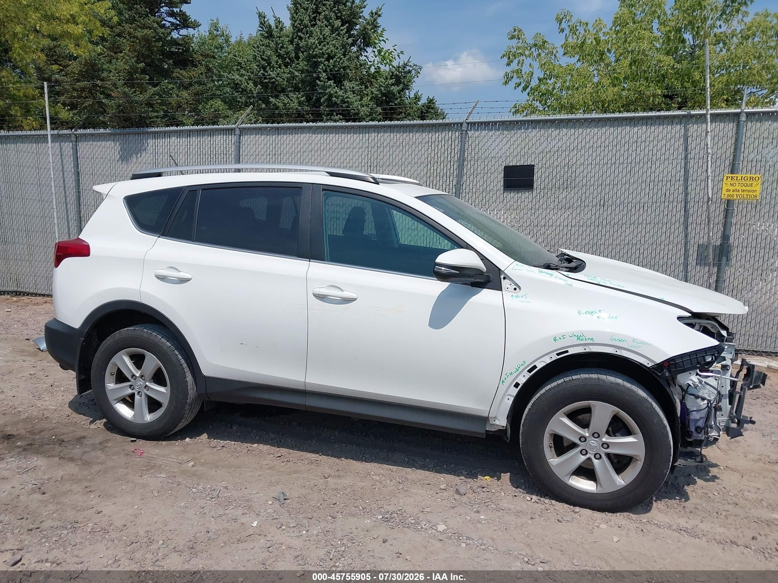 2014 Toyota Rav4 Xle White vin: 2T3RFREV0EW203665