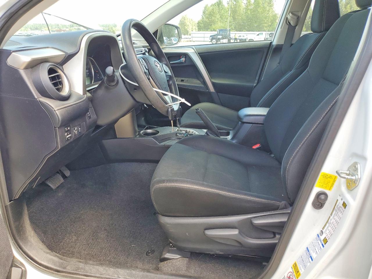 2015 Toyota Rav4 Xle White vin: 2T3RFREV0FW242404