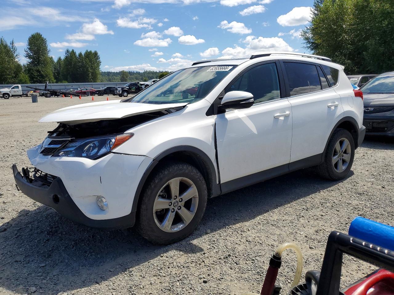 2015 Toyota Rav4 Xle White vin: 2T3RFREV0FW242404