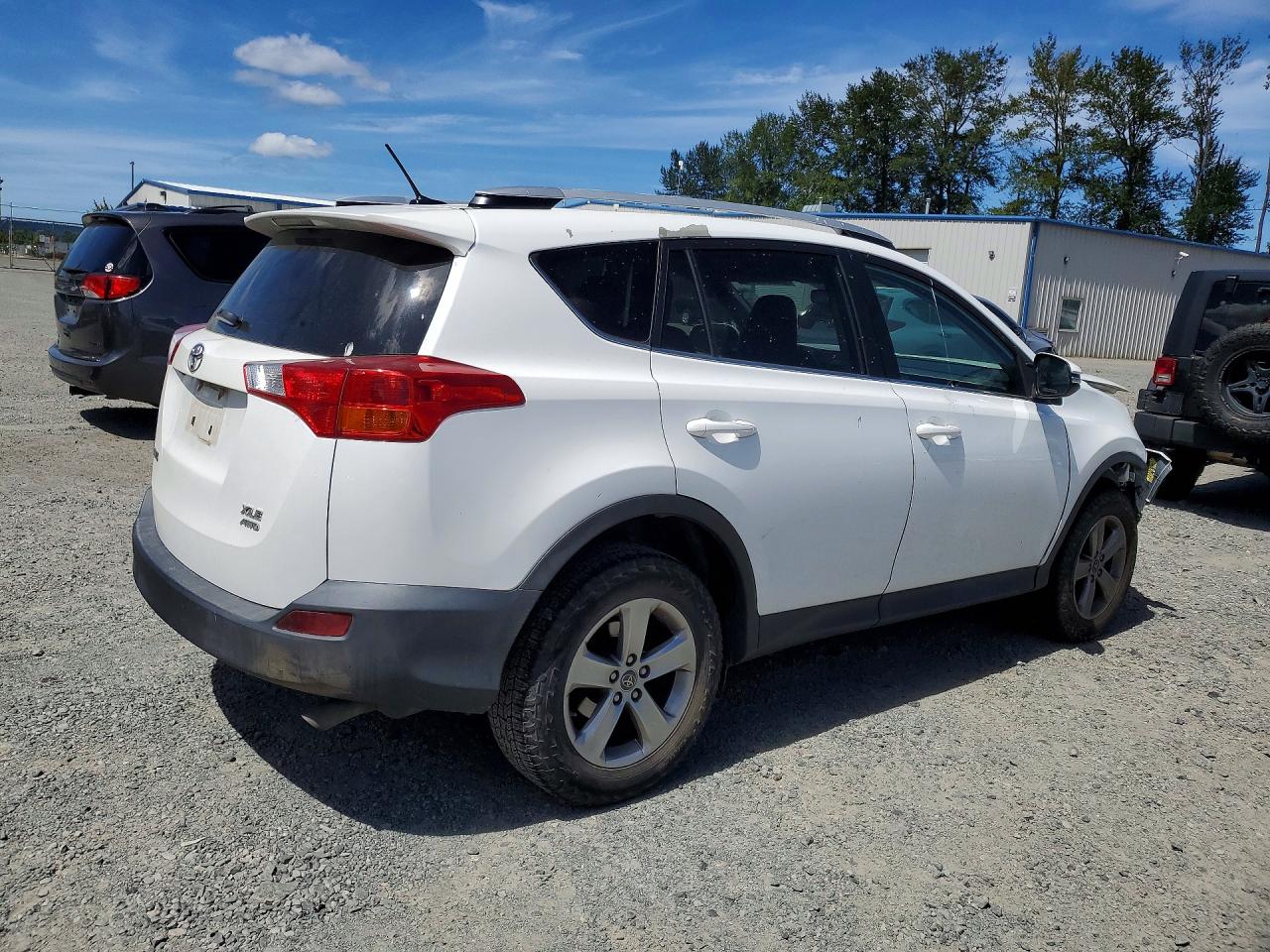 2015 Toyota Rav4 Xle White vin: 2T3RFREV0FW242404