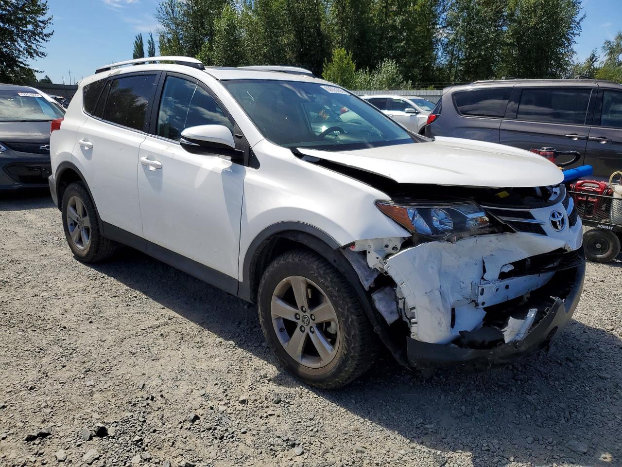 2015 Toyota Rav4 Xle White vin: 2T3RFREV0FW242404