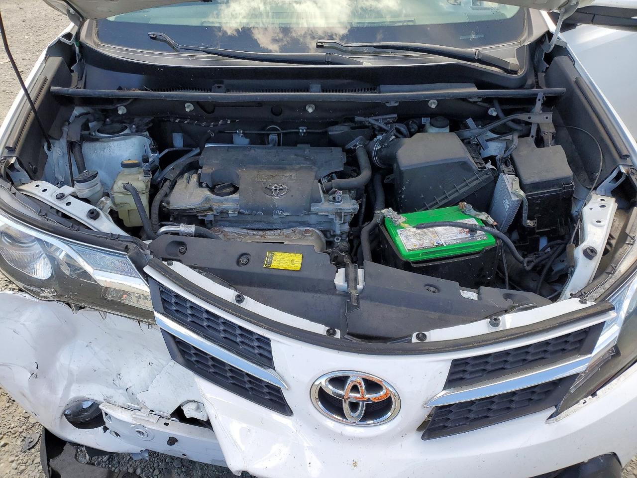 2015 Toyota Rav4 Xle White vin: 2T3RFREV0FW242404