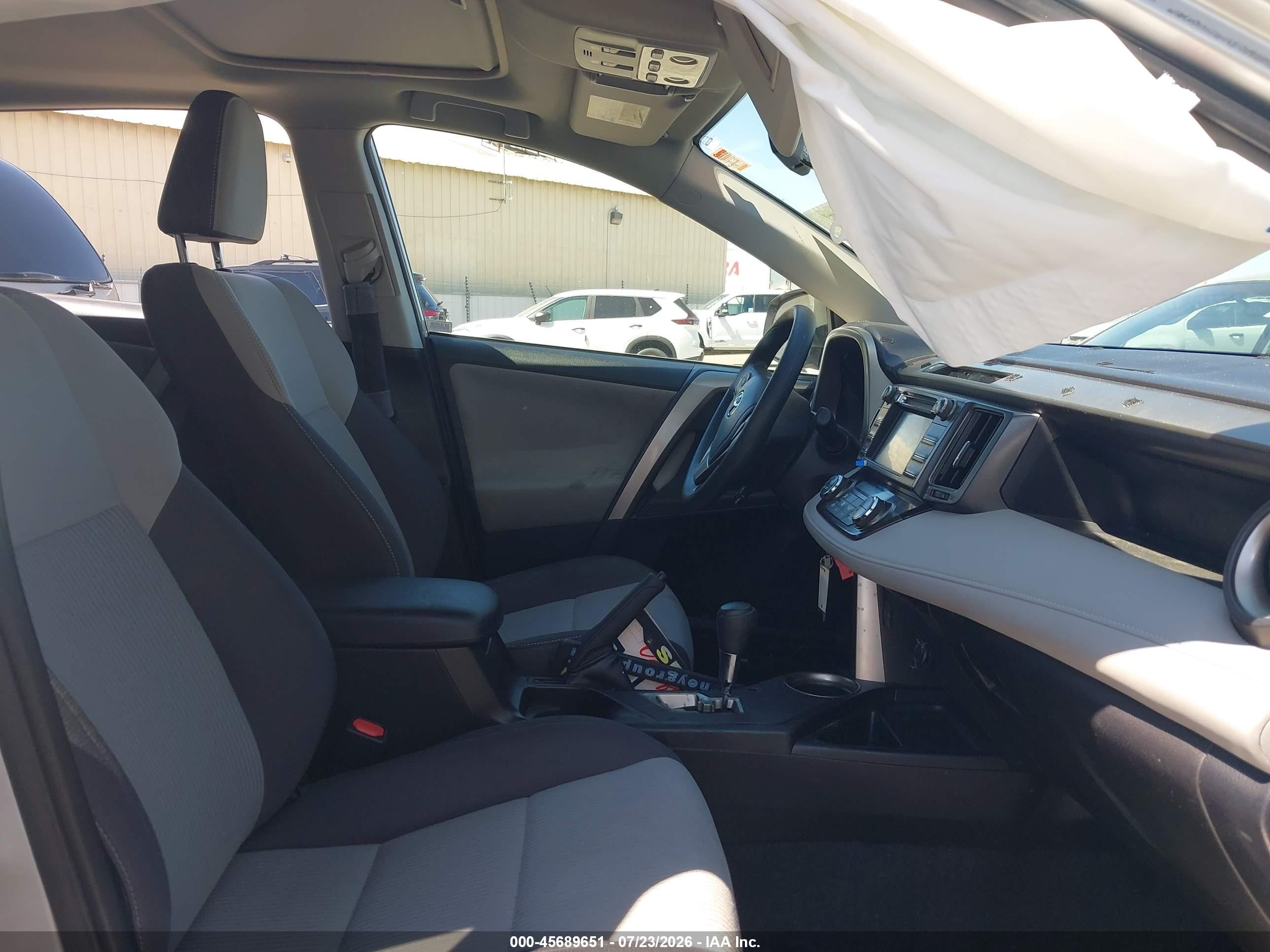 2015 Toyota Rav4 Xle Серебряный vin: 2T3RFREV0FW284572