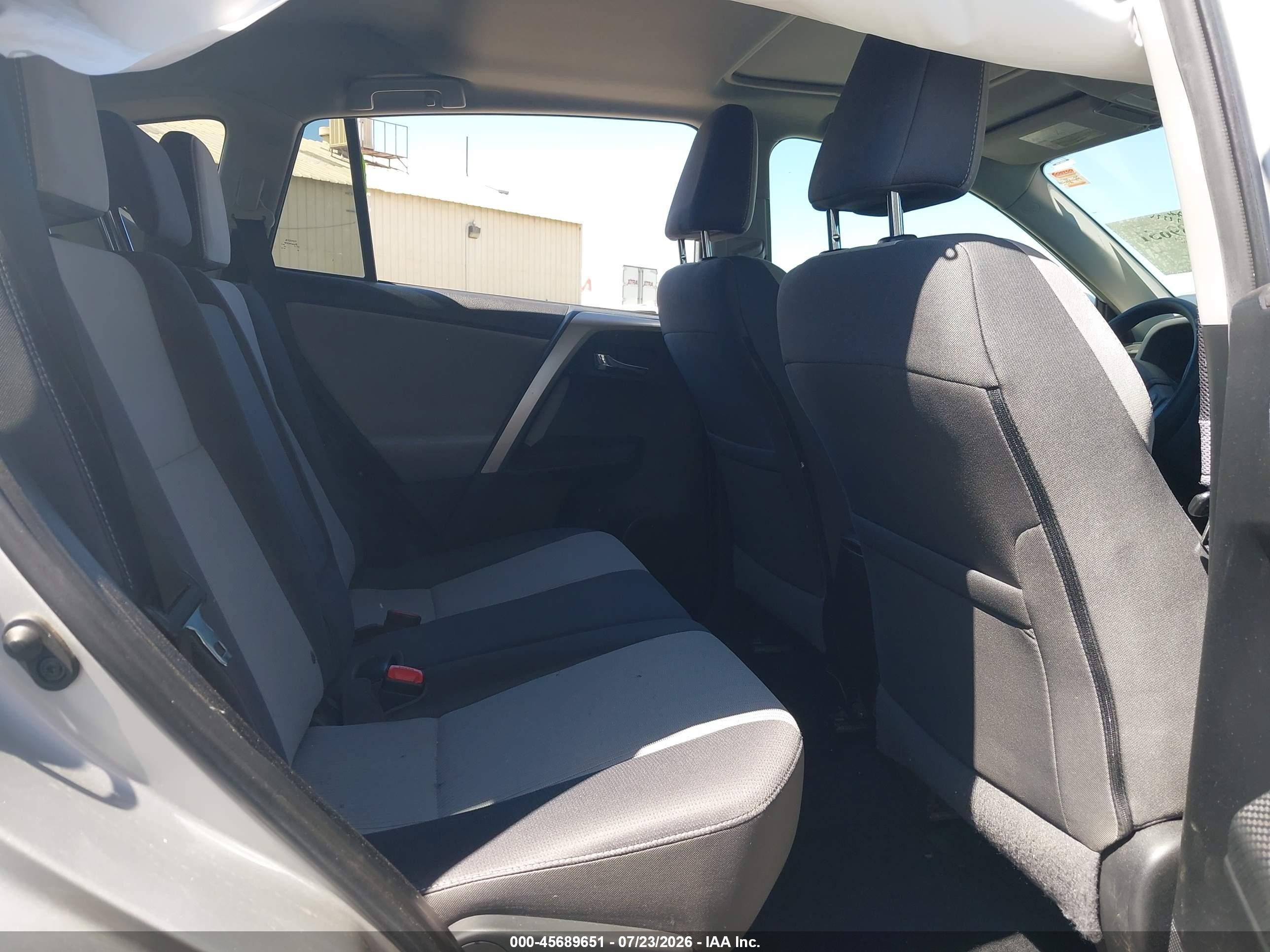 2015 Toyota Rav4 Xle Серебряный vin: 2T3RFREV0FW284572