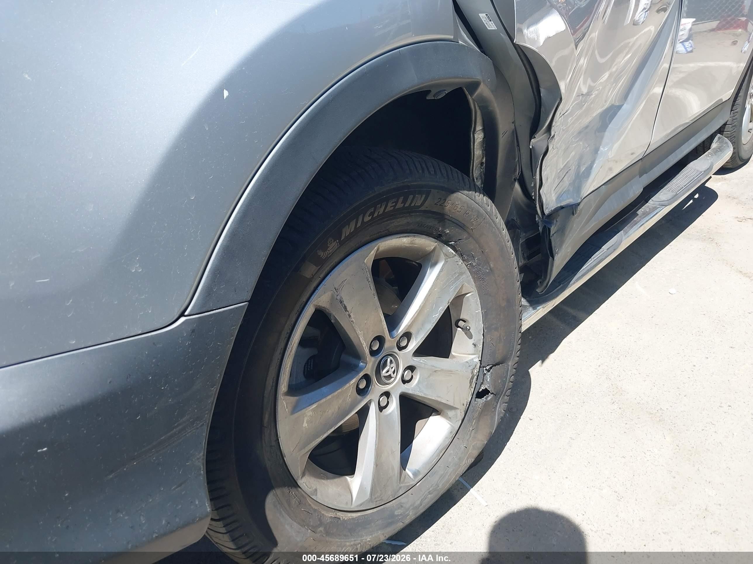 2015 Toyota Rav4 Xle Серебряный vin: 2T3RFREV0FW284572