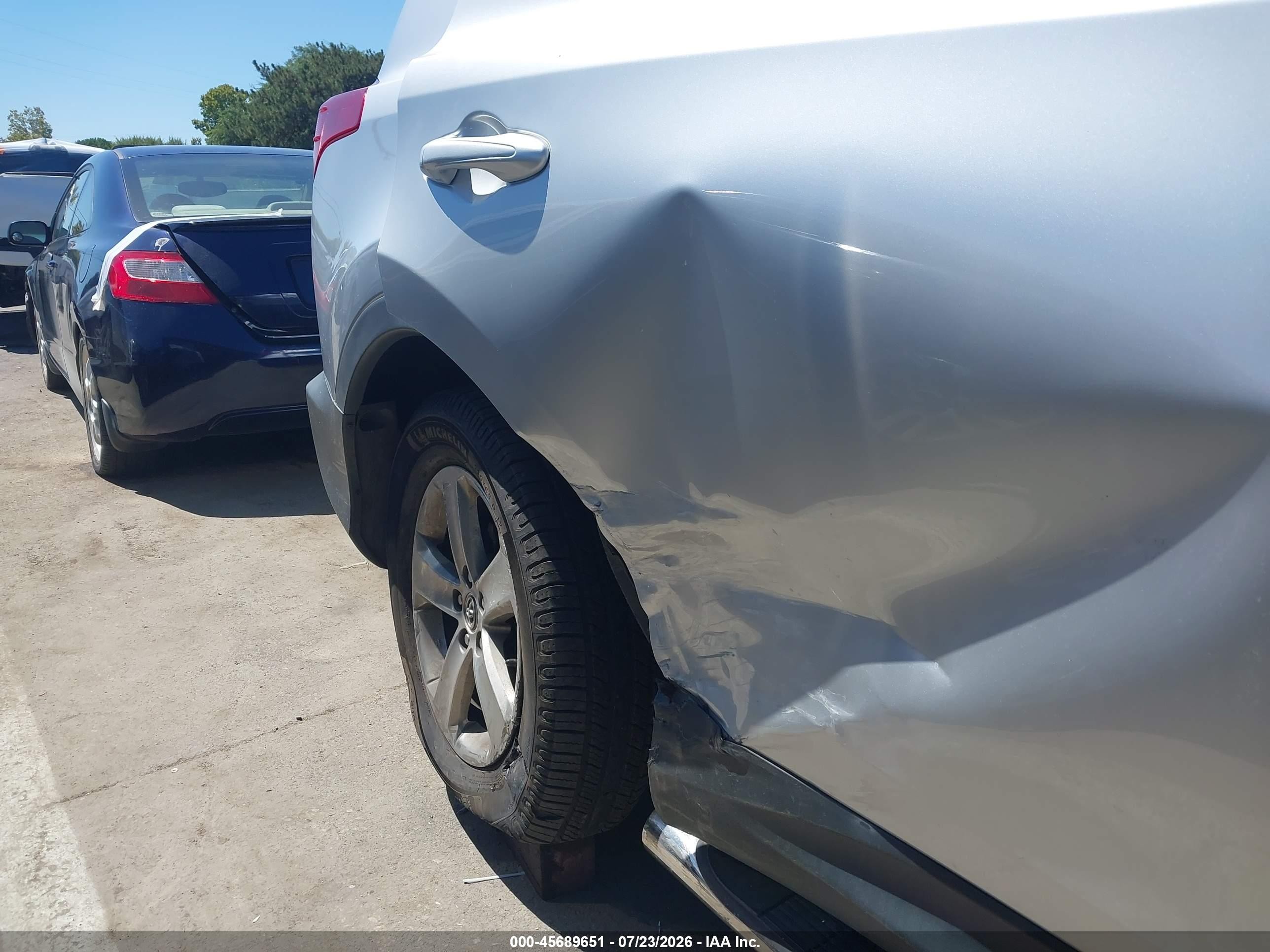 2015 Toyota Rav4 Xle Серебряный vin: 2T3RFREV0FW284572