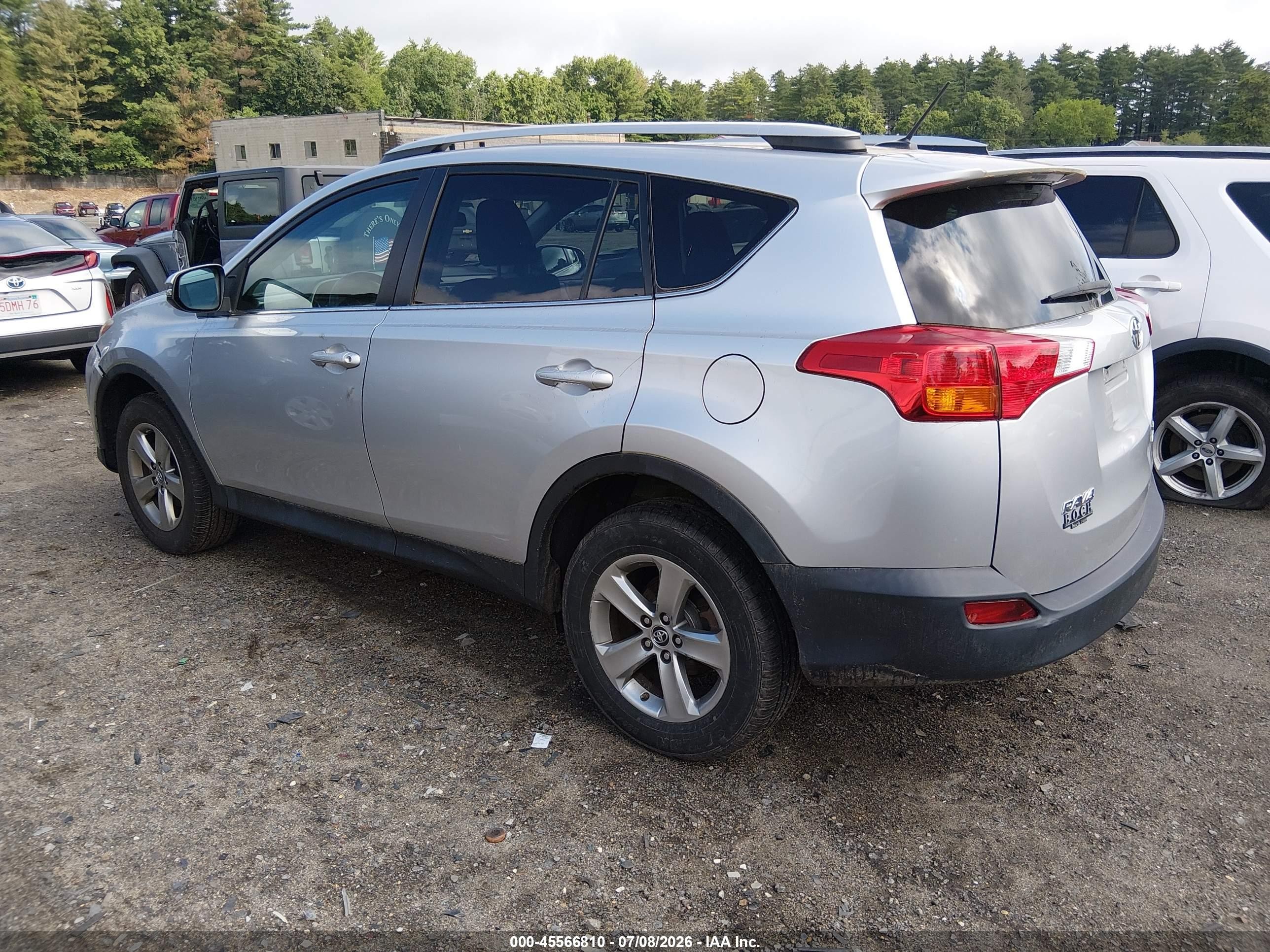 2015 Toyota Rav4 Xle Silver vin: 2T3RFREV0FW306943