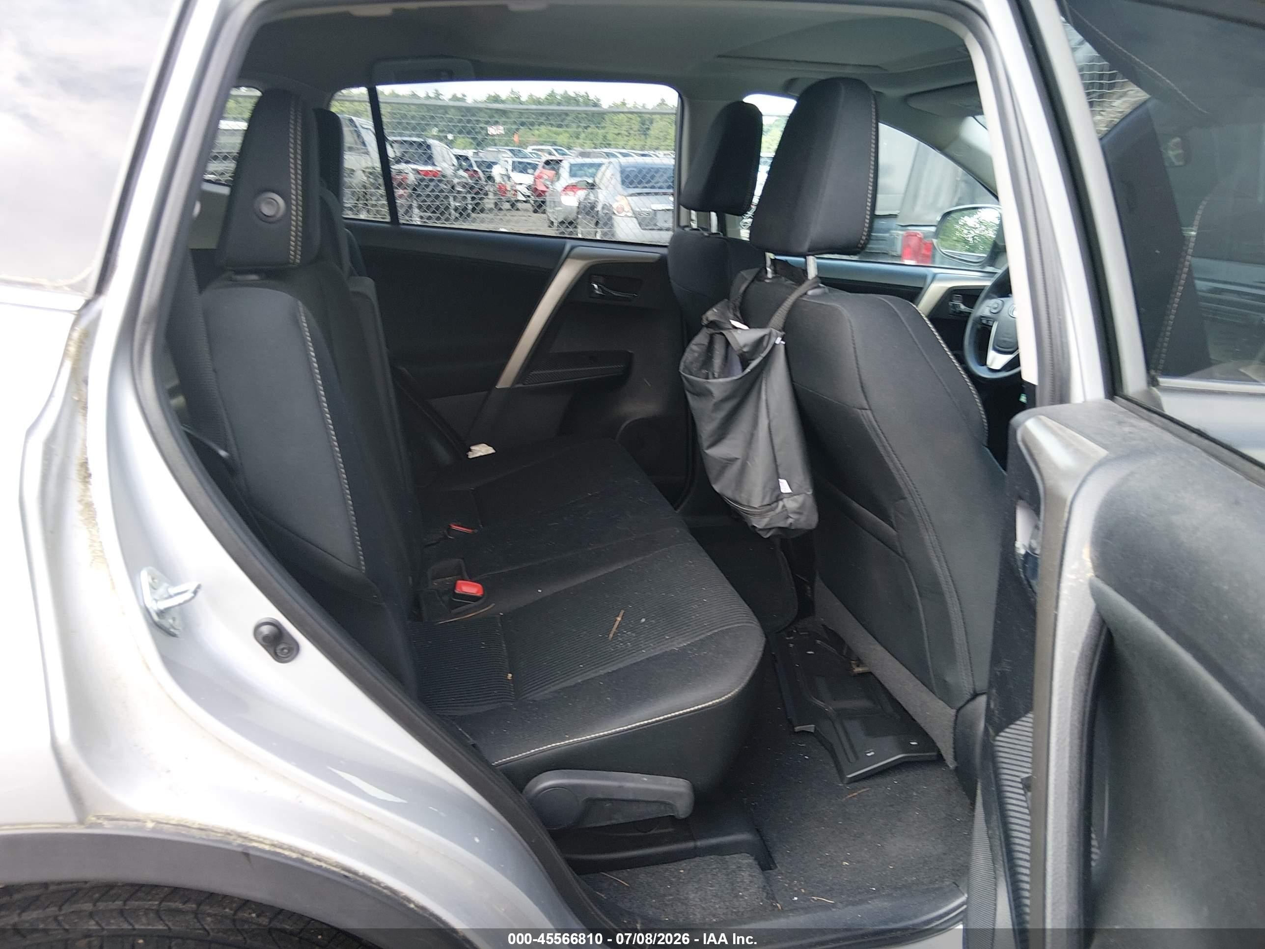 2015 Toyota Rav4 Xle Silver vin: 2T3RFREV0FW306943