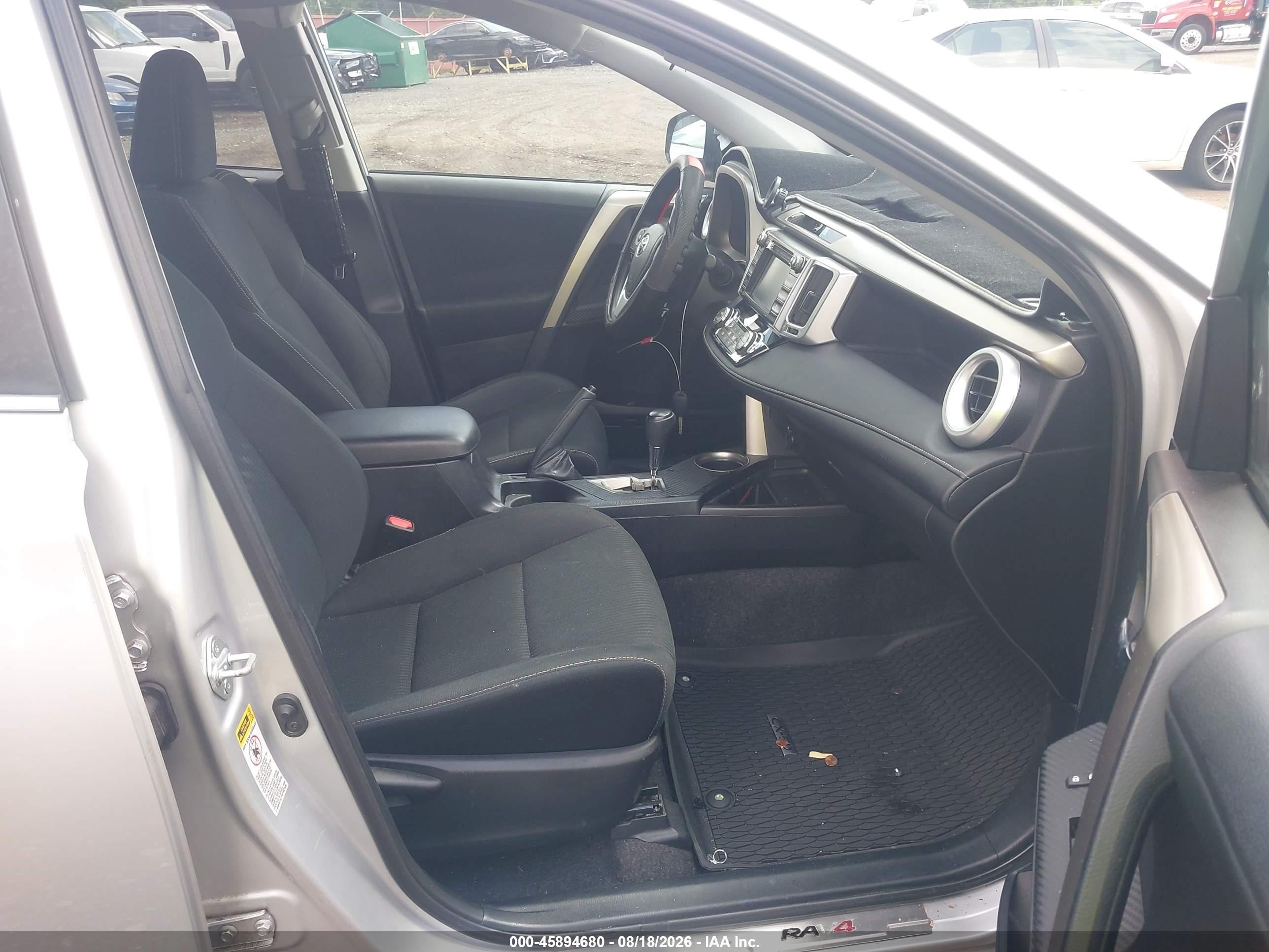 2015 Toyota Rav4 Xle Silver vin: 2T3RFREV0FW330370