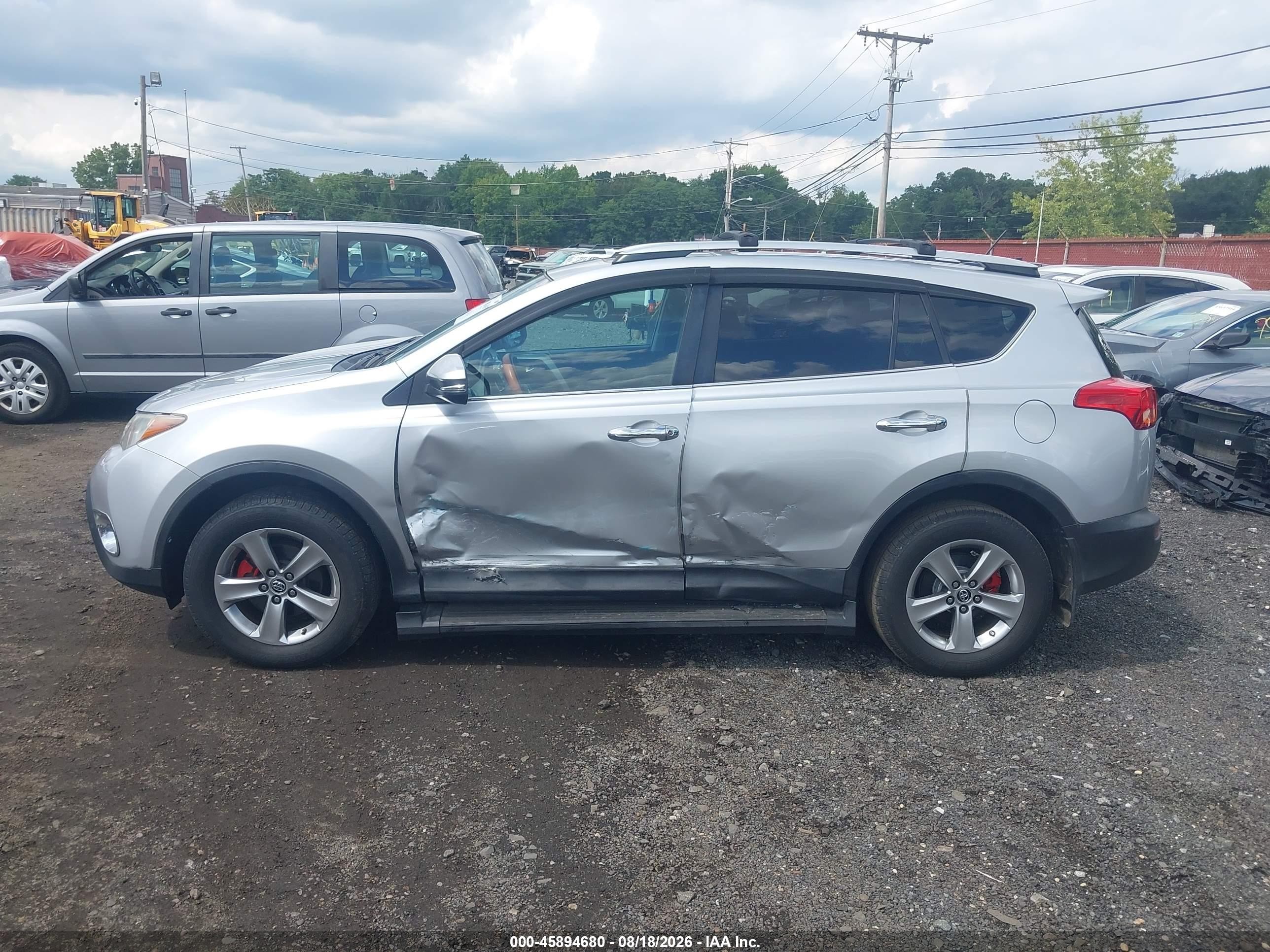 2015 Toyota Rav4 Xle Silver vin: 2T3RFREV0FW330370