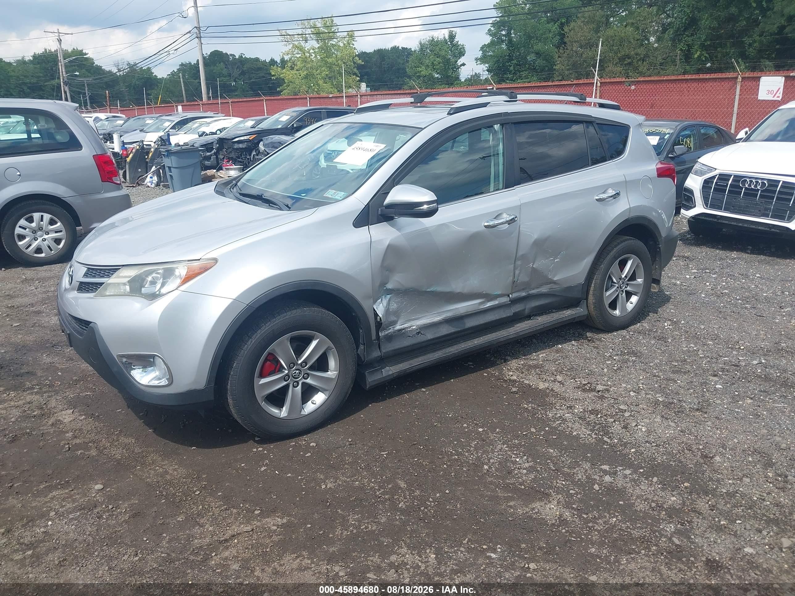 2015 Toyota Rav4 Xle Silver vin: 2T3RFREV0FW330370