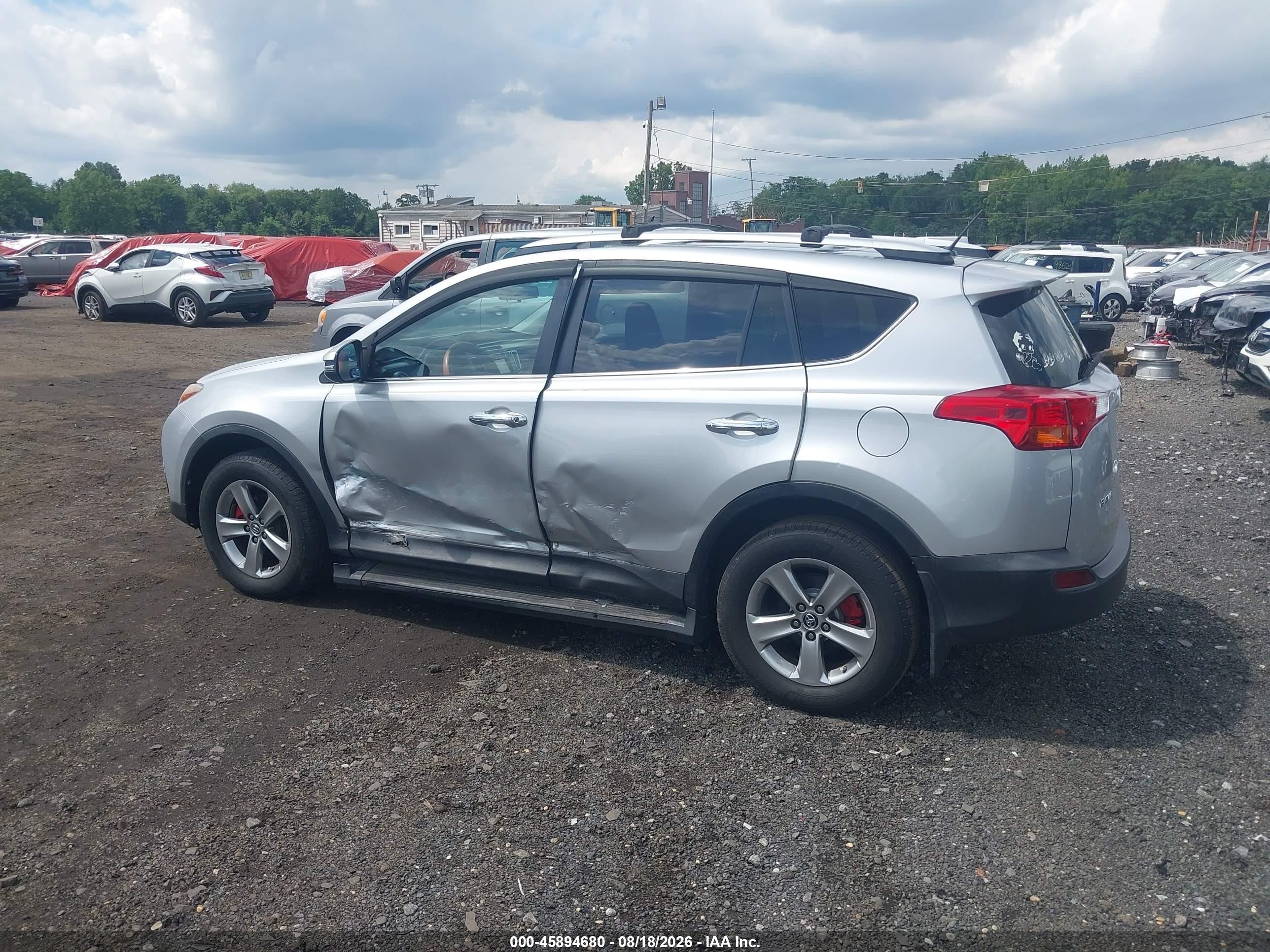 2015 Toyota Rav4 Xle Silver vin: 2T3RFREV0FW330370