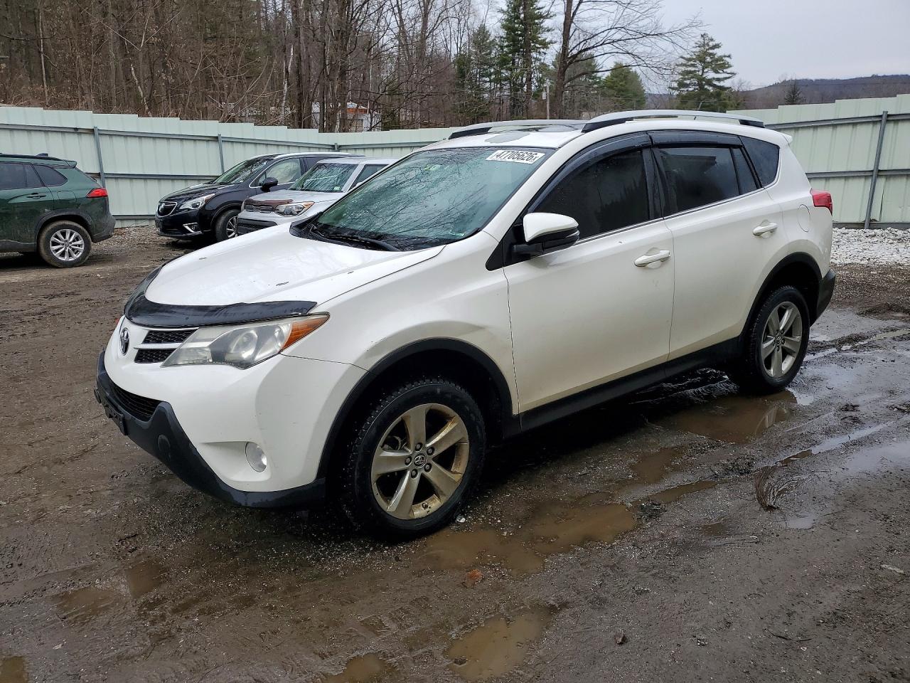 2015 Toyota Rav4 Xle White vin: 2T3RFREV0FW336671