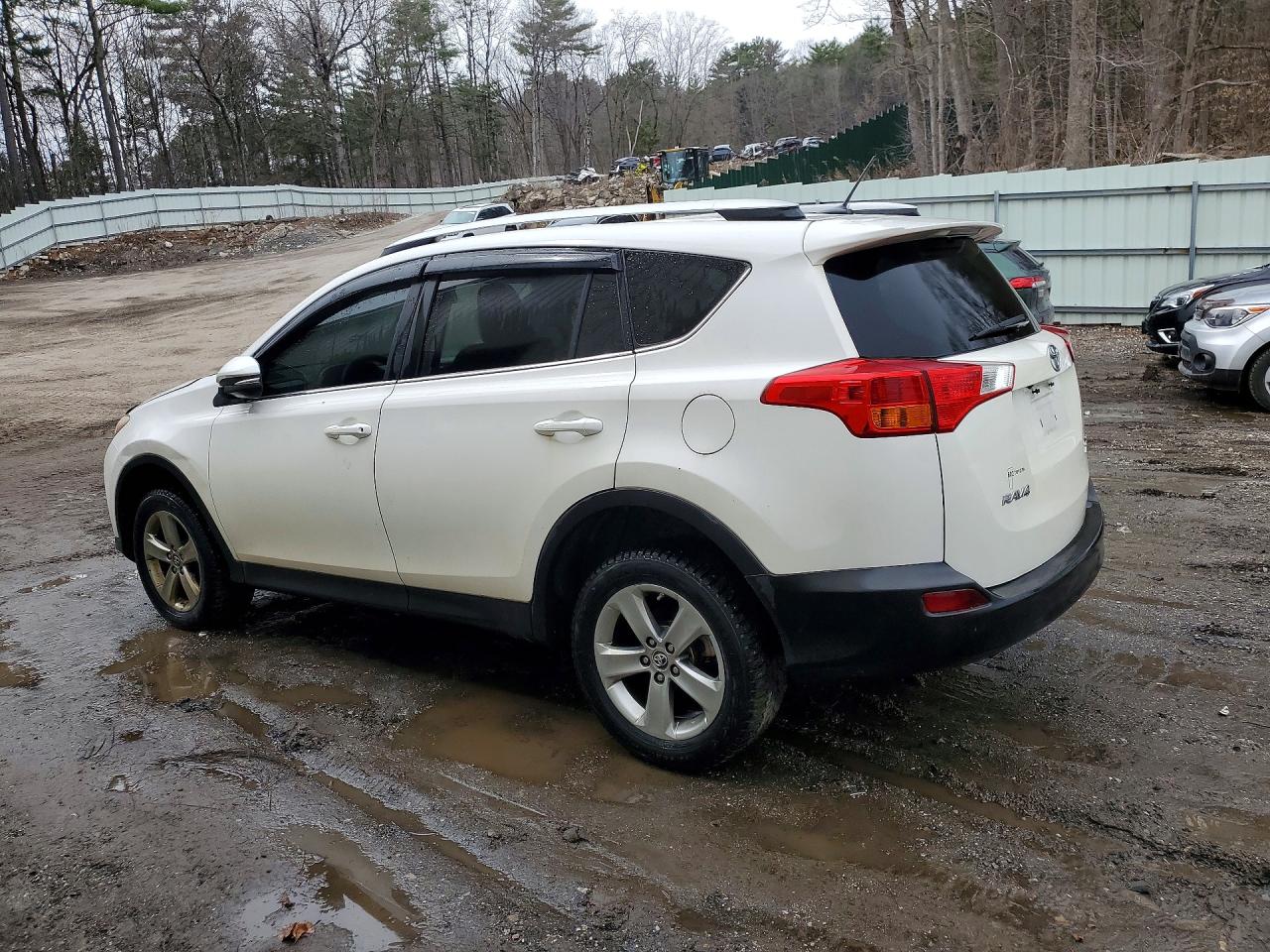 2015 Toyota Rav4 Xle White vin: 2T3RFREV0FW336671
