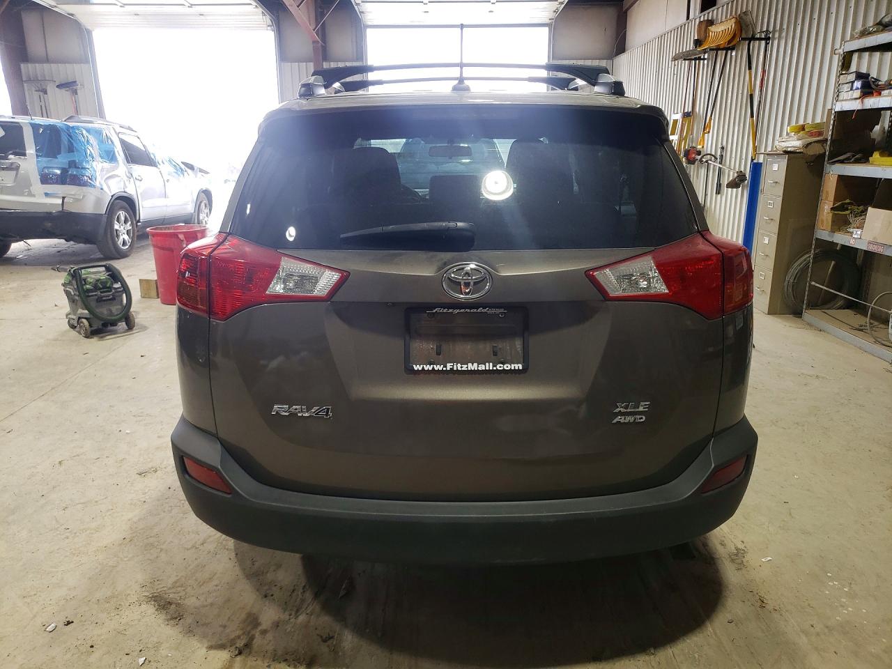 2015 Toyota Rav4 Xle Серебряный vin: 2T3RFREV0FW372490